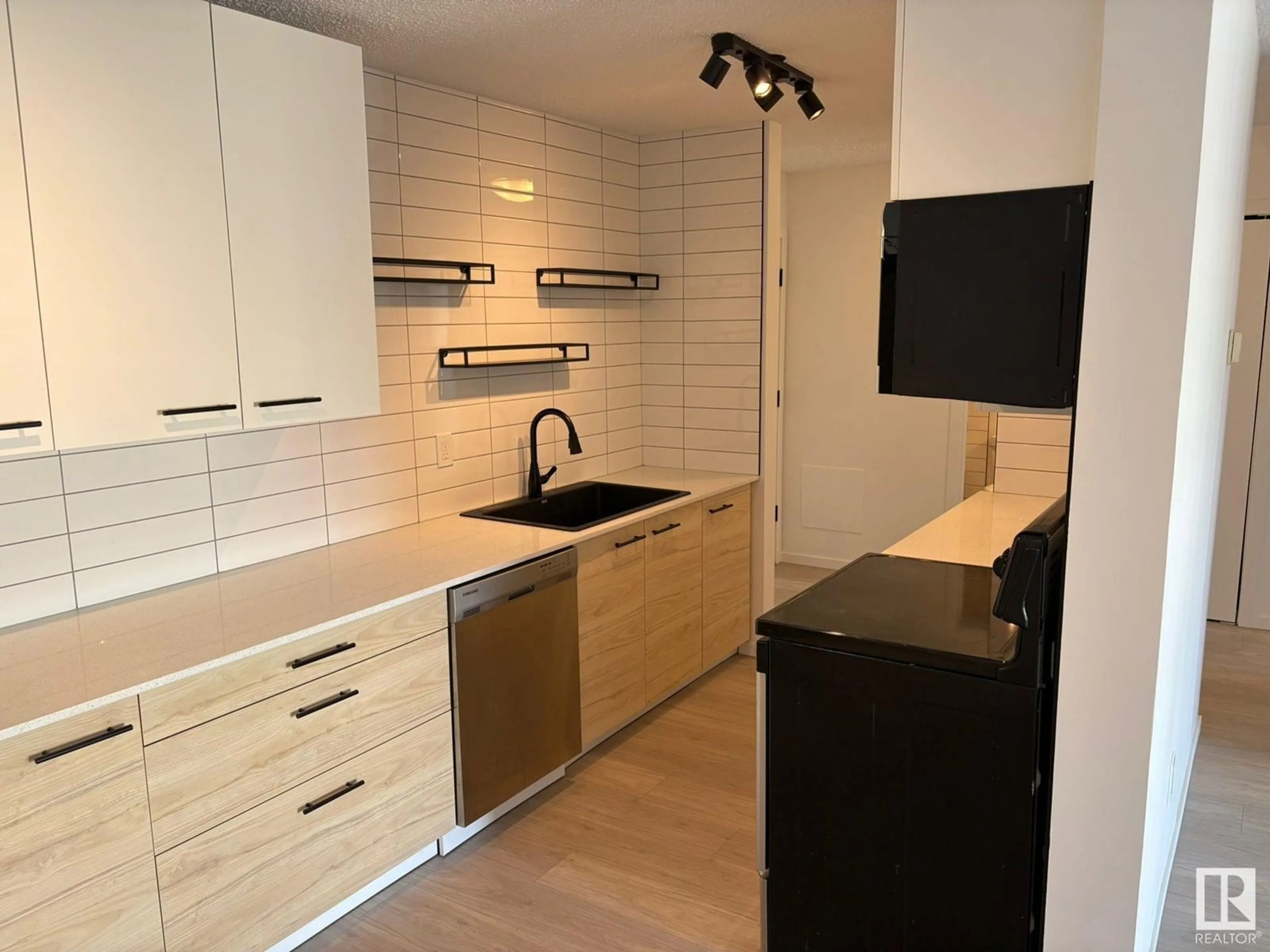 Standard kitchen, unknown for #302 - 10615 110 ST, Edmonton Alberta T5H3C7