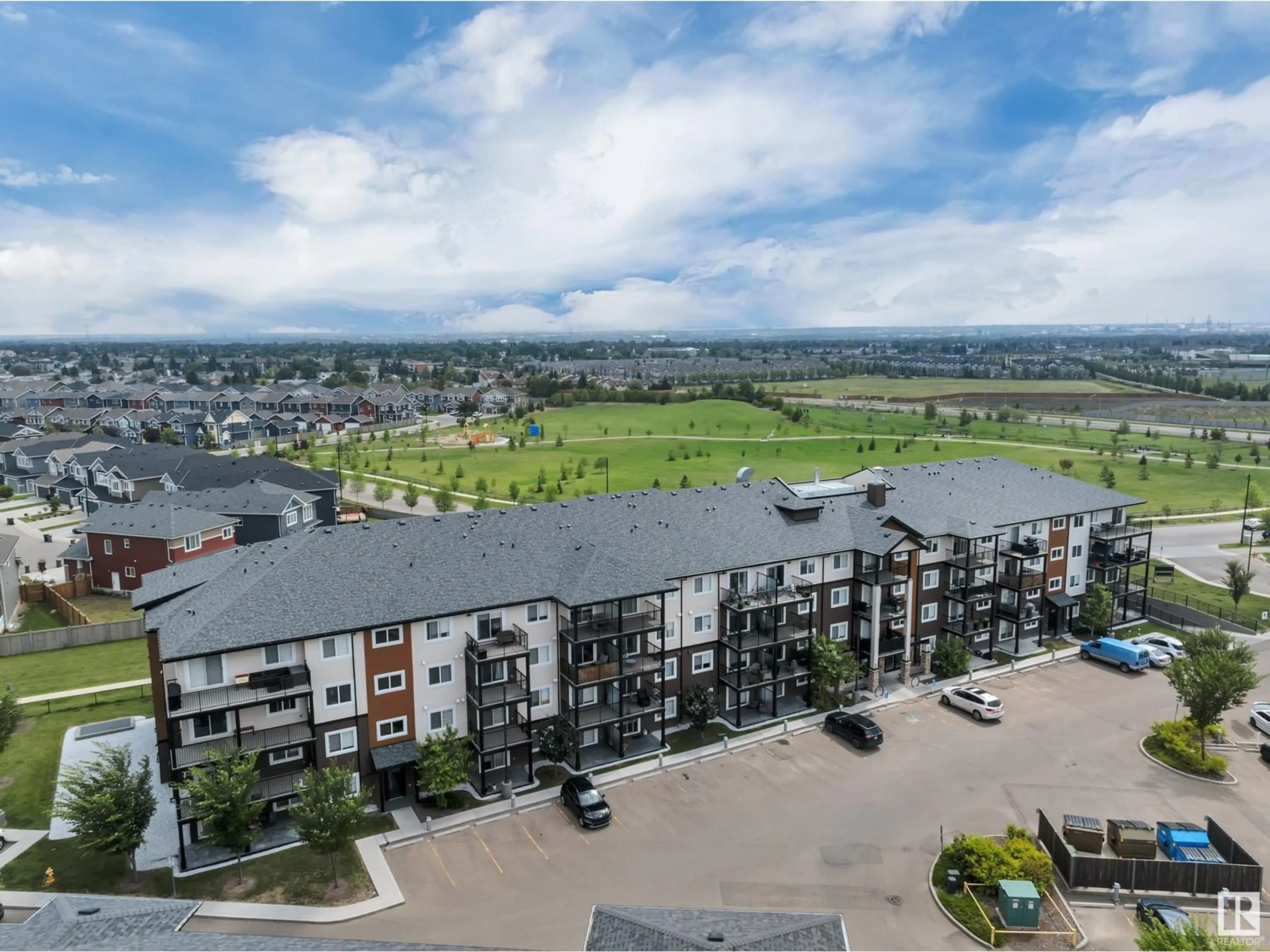 A pic from outside/outdoor area/front of a property/back of a property/a pic from drone, mountain view for 433 EBBERS BV, Edmonton Alberta T5Y4A4
