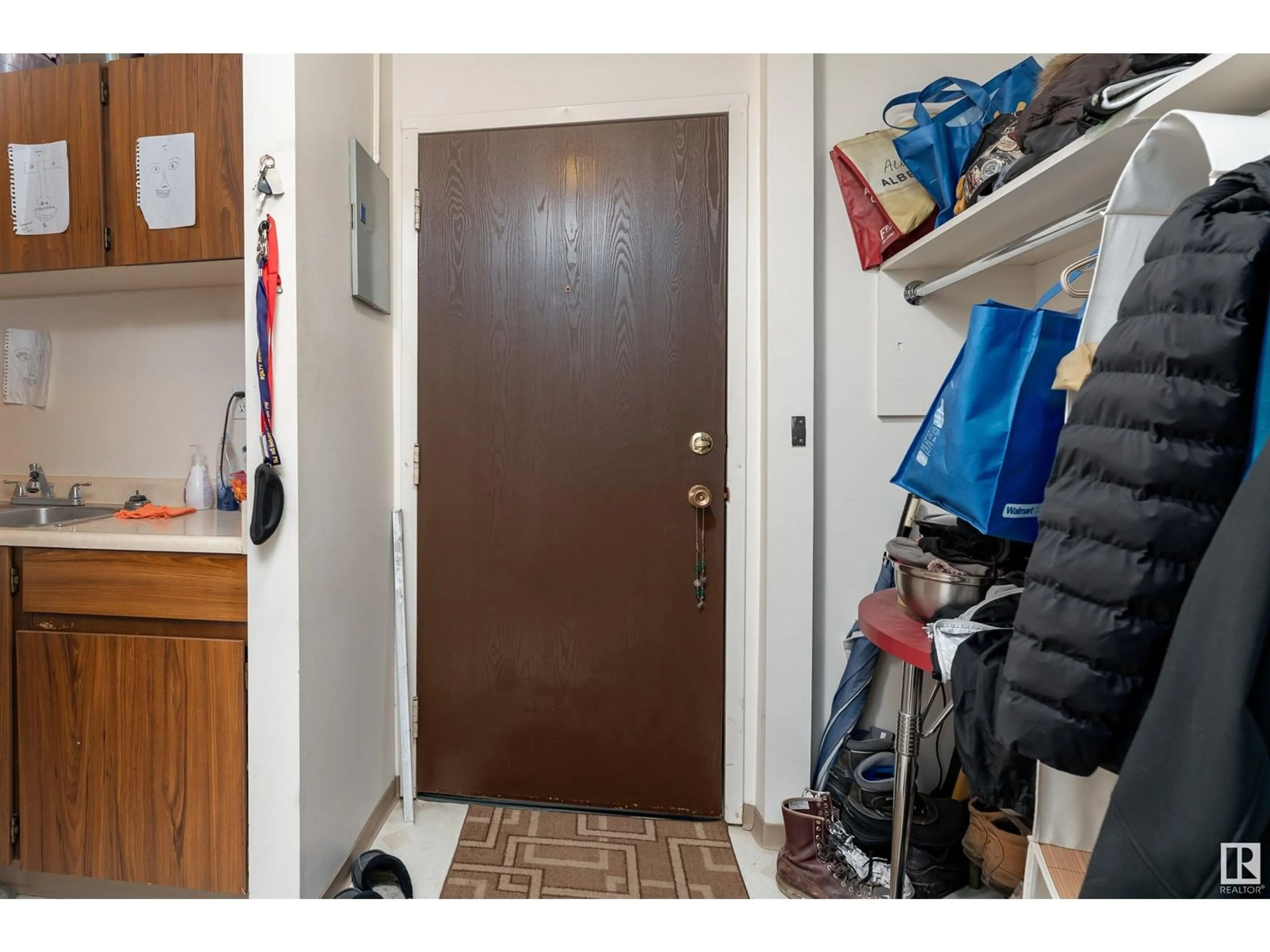 Indoor entryway for 51 - 105 BROWN ST, Stony Plain Alberta T7Z1P2