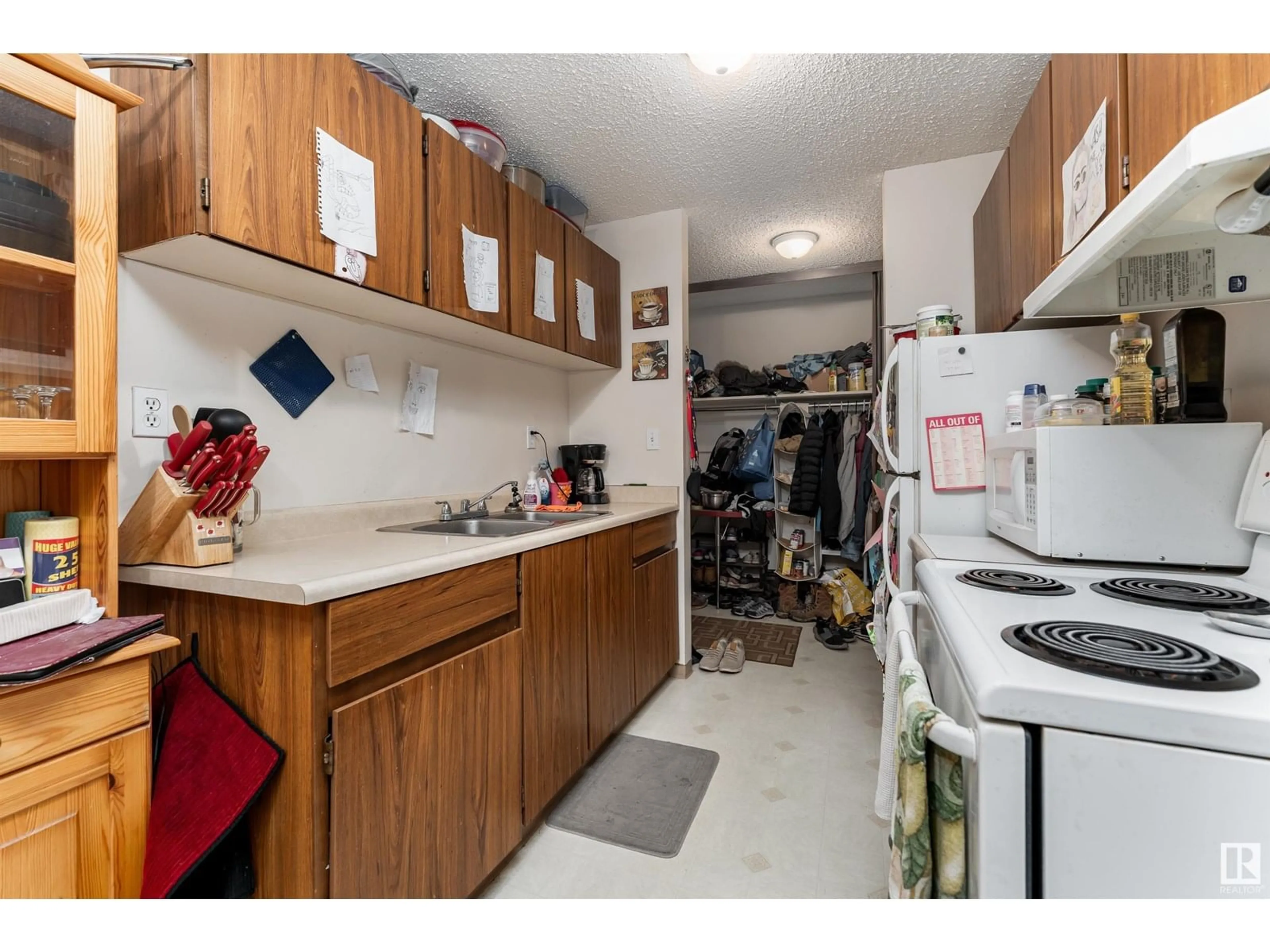 Standard kitchen, unknown for 51 - 105 BROWN ST, Stony Plain Alberta T7Z1P2