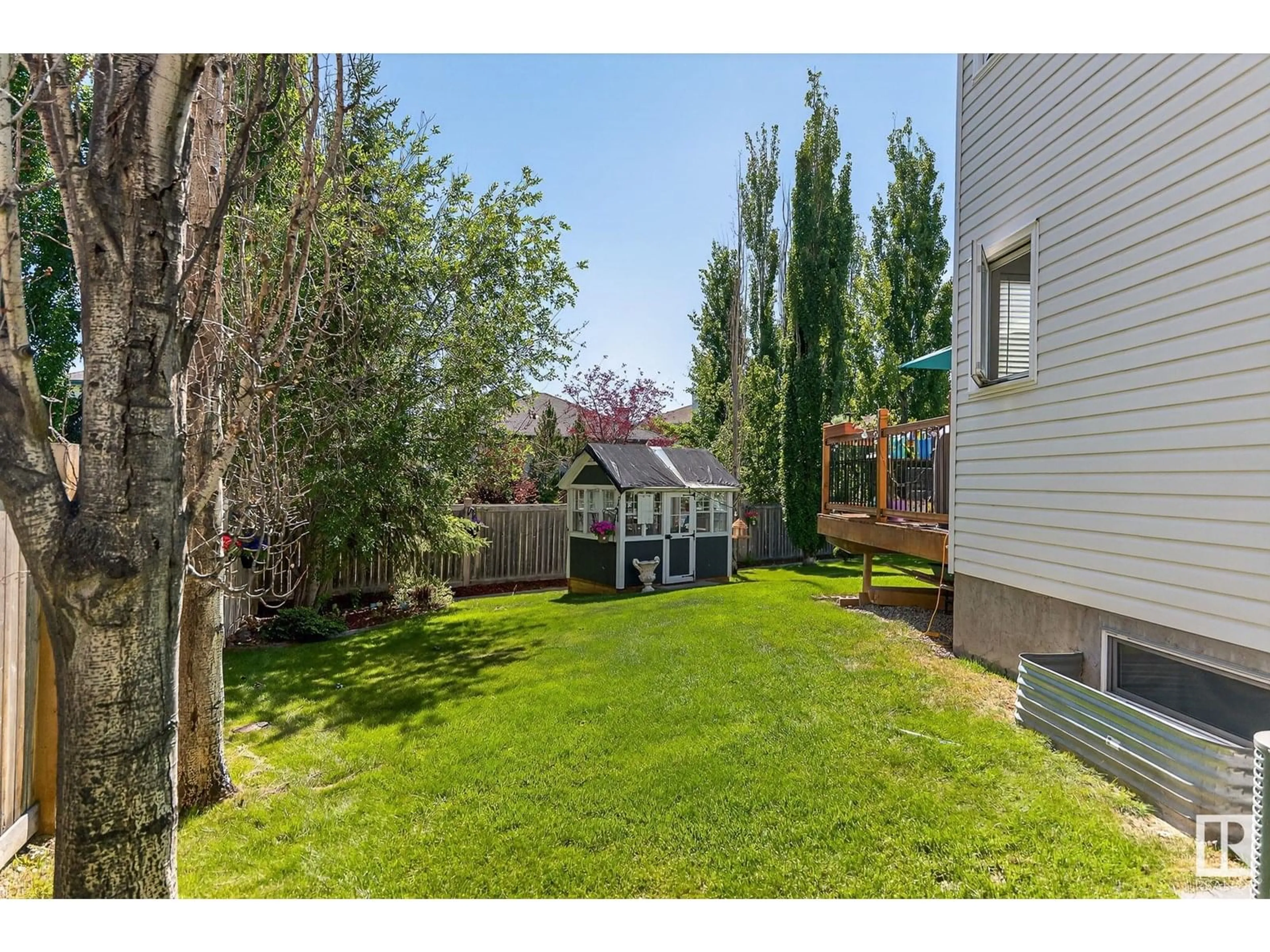 A pic from outside/outdoor area/front of a property/back of a property/a pic from drone, unknown for 1103 117 ST, Edmonton Alberta T6J7C3