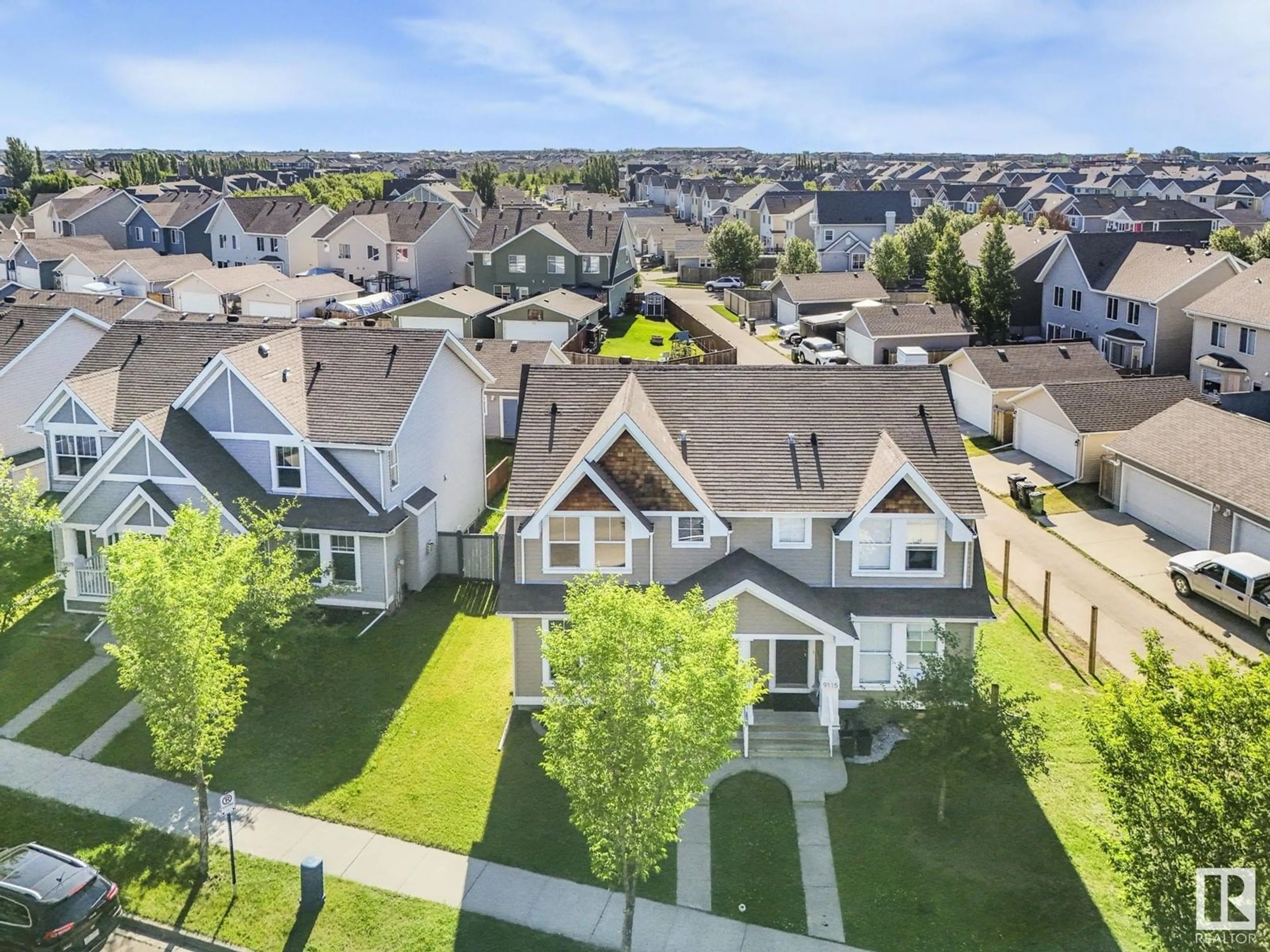 A pic from outside/outdoor area/front of a property/back of a property/a pic from drone, unknown for SW - 9113 SHAW WY, Edmonton Alberta T6X0S4