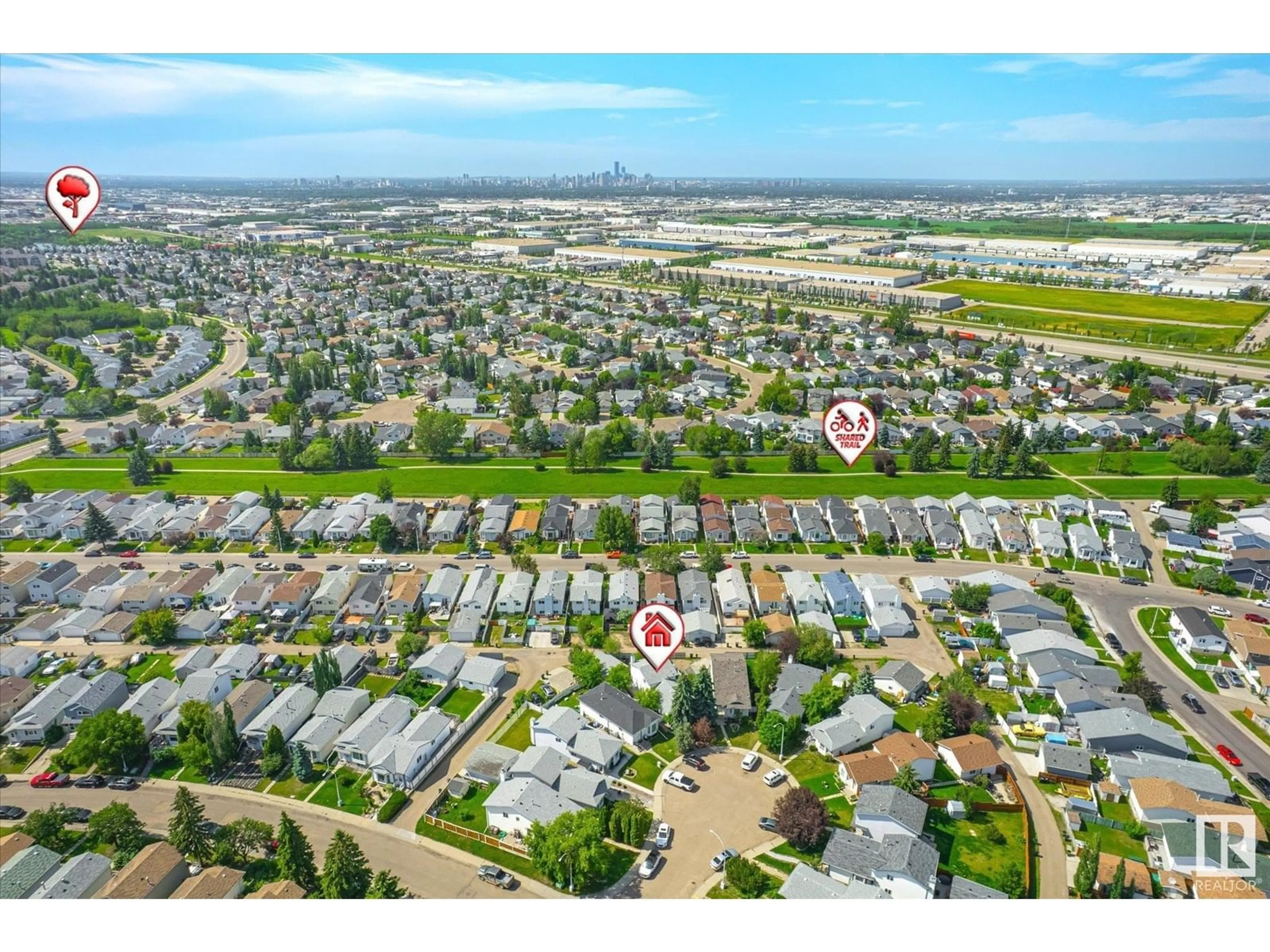 A pic from outside/outdoor area/front of a property/back of a property/a pic from drone, unknown for 4420 36A ST, Edmonton Alberta T6L6K5
