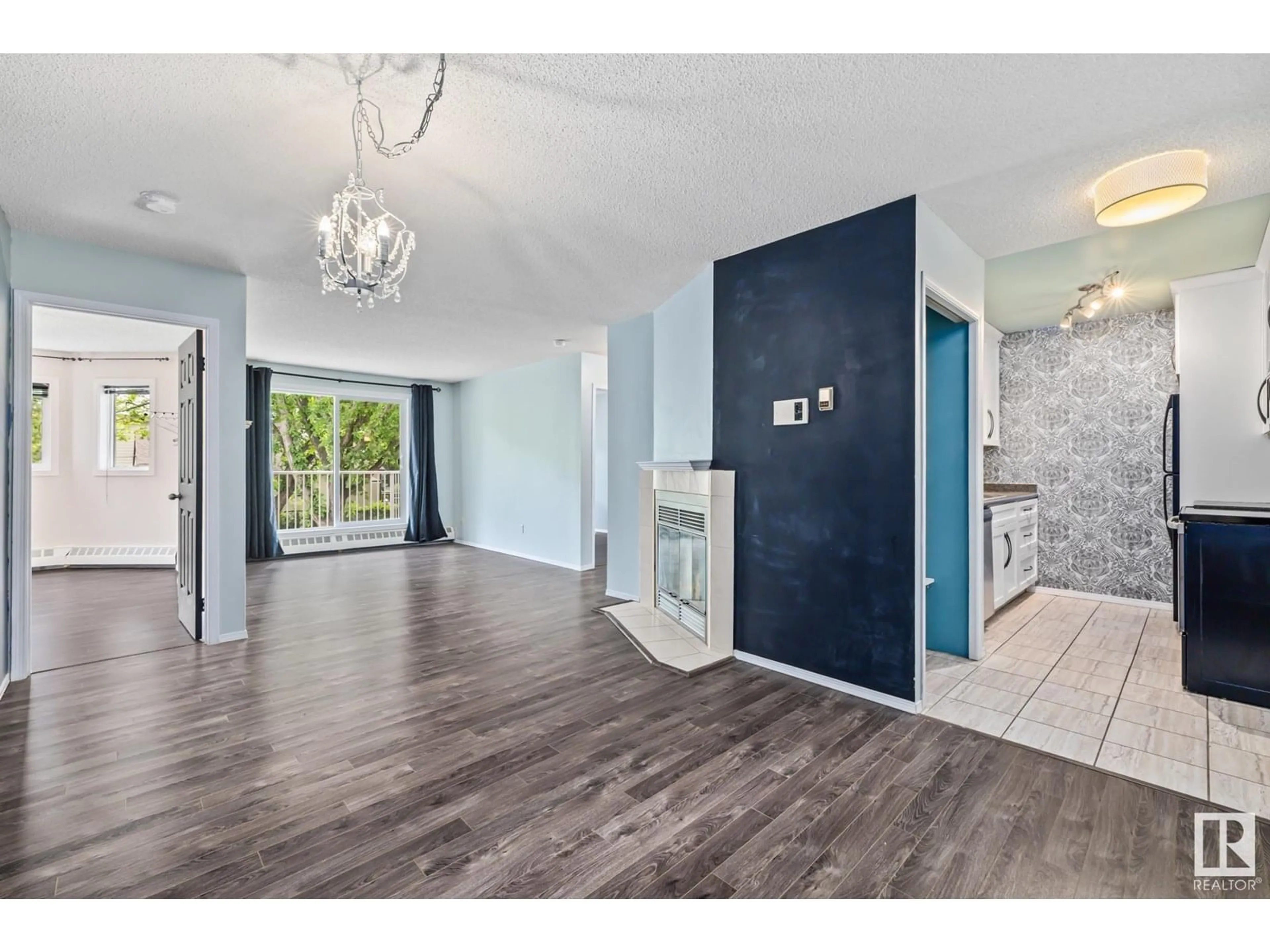 Indoor entryway for 202 - 10504 77 AV, Edmonton Alberta T6E1N1