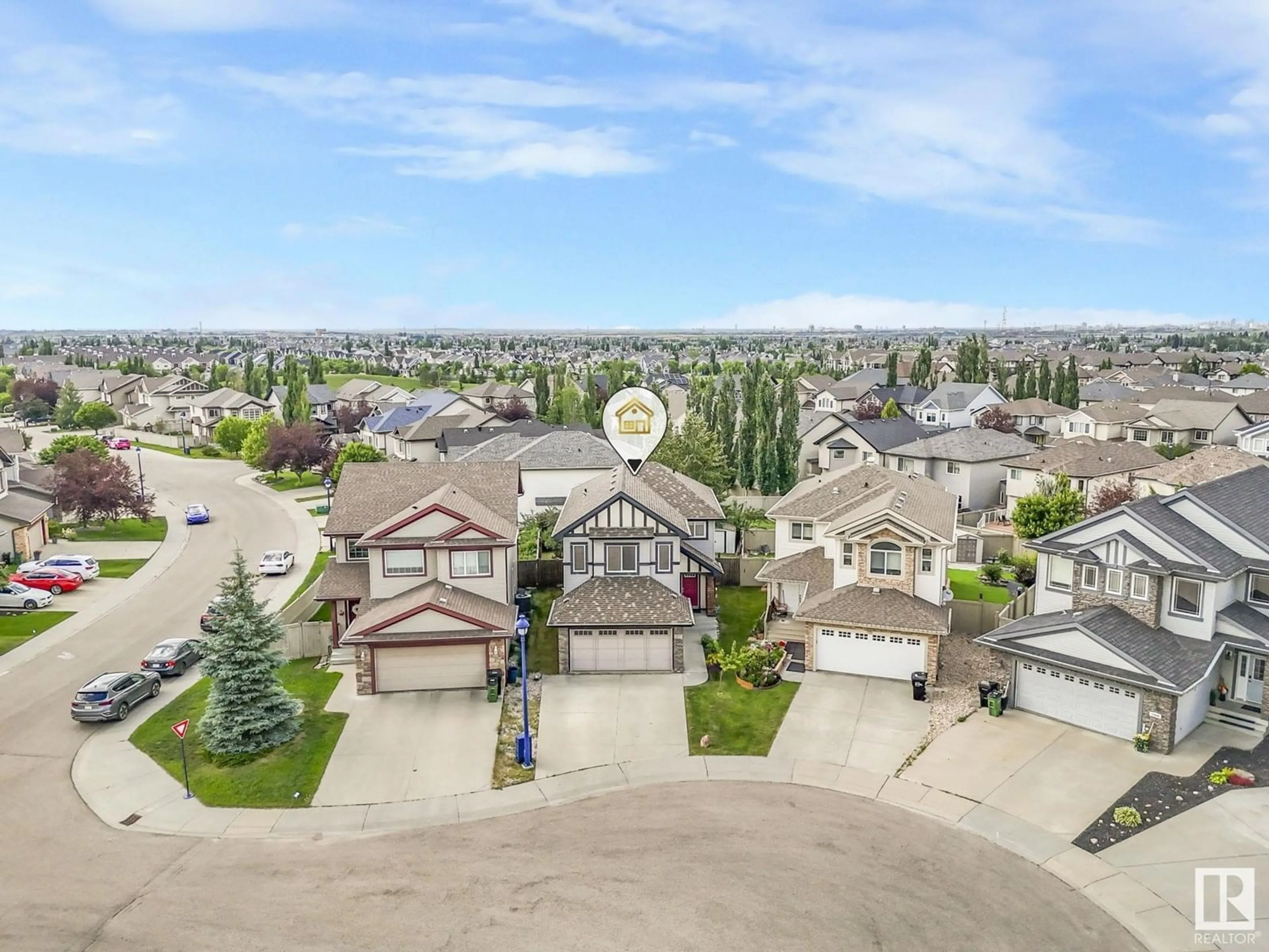 A pic from outside/outdoor area/front of a property/back of a property/a pic from drone, mountain view for 1905 68 ST, Edmonton Alberta T6X0M2