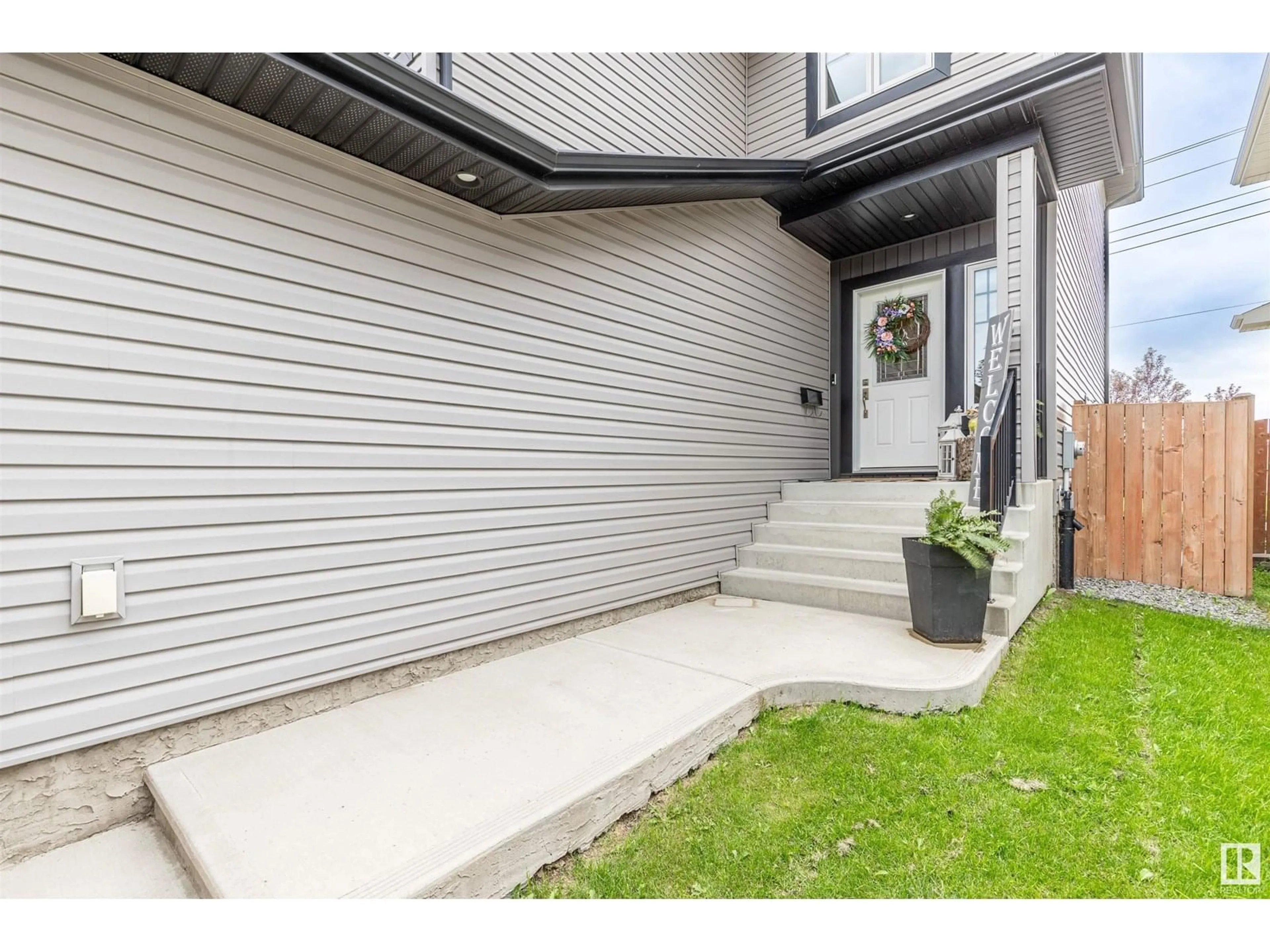Unknown for 13 SANDALWOOD PL, Leduc Alberta T9E1C2