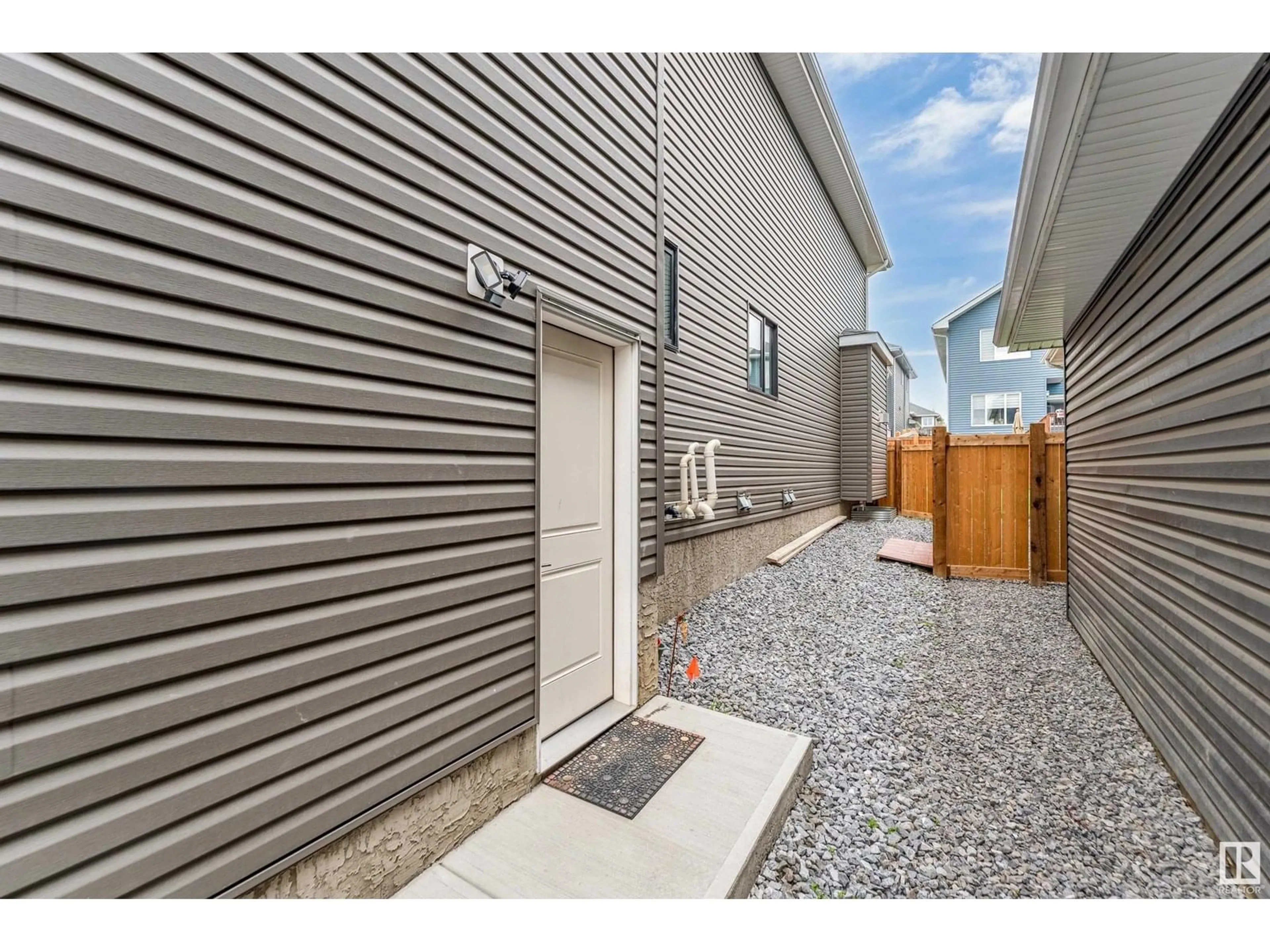 Unknown for 3711 HUMMINGBIRD WY, Edmonton Alberta T5S0M9