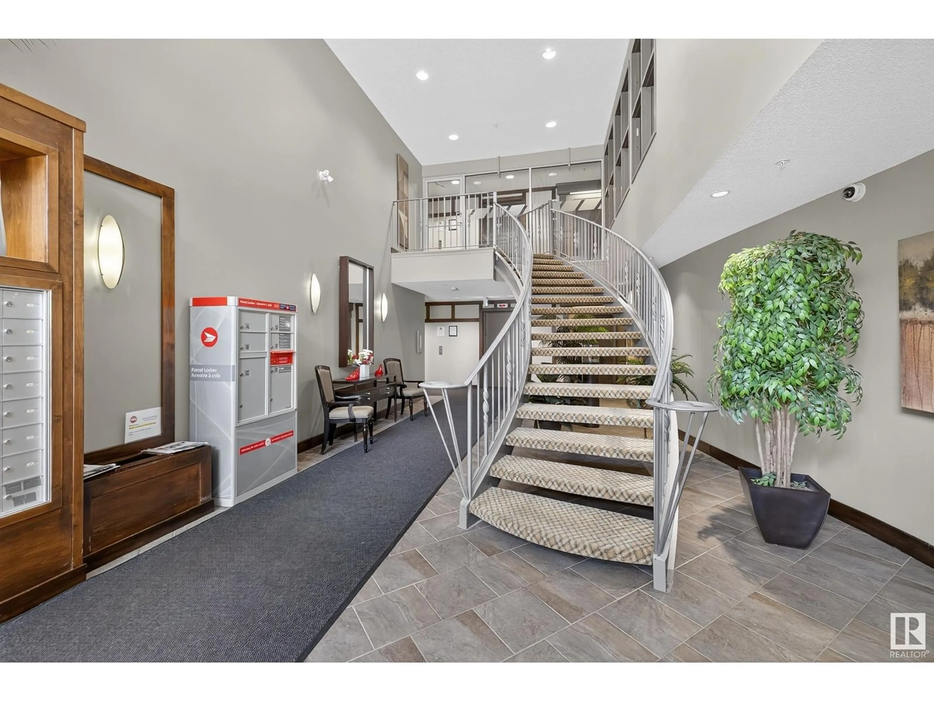 Indoor foyer for 314 141 FESTIVAL WAY, Sherwood Park Alberta T8A3V8