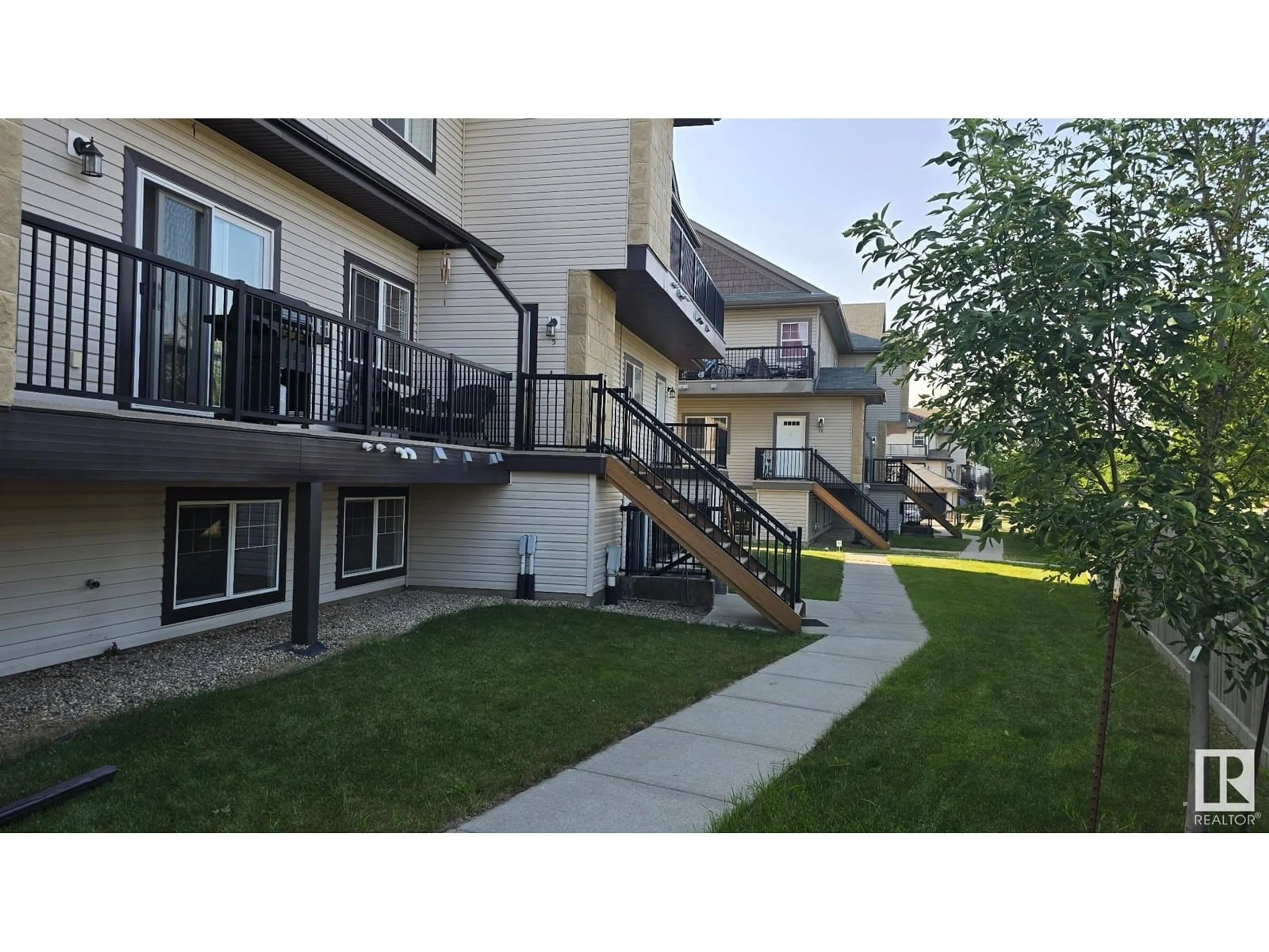 Patio, unknown for 5 - 840 156 ST, Edmonton Alberta T6R0S2