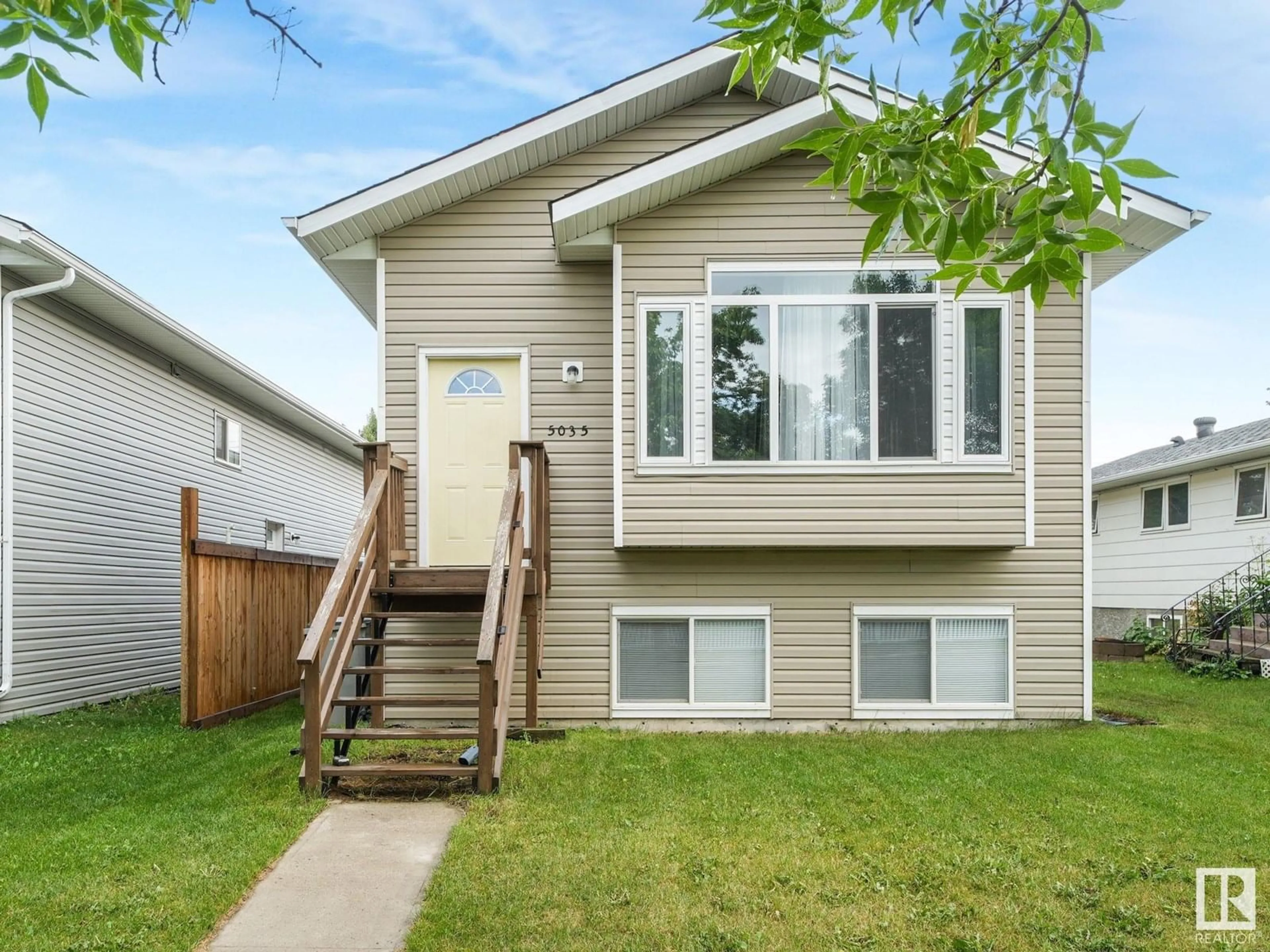 Home with vinyl exterior material, street for 5035 51 AV, Lamont Alberta T0B2R0