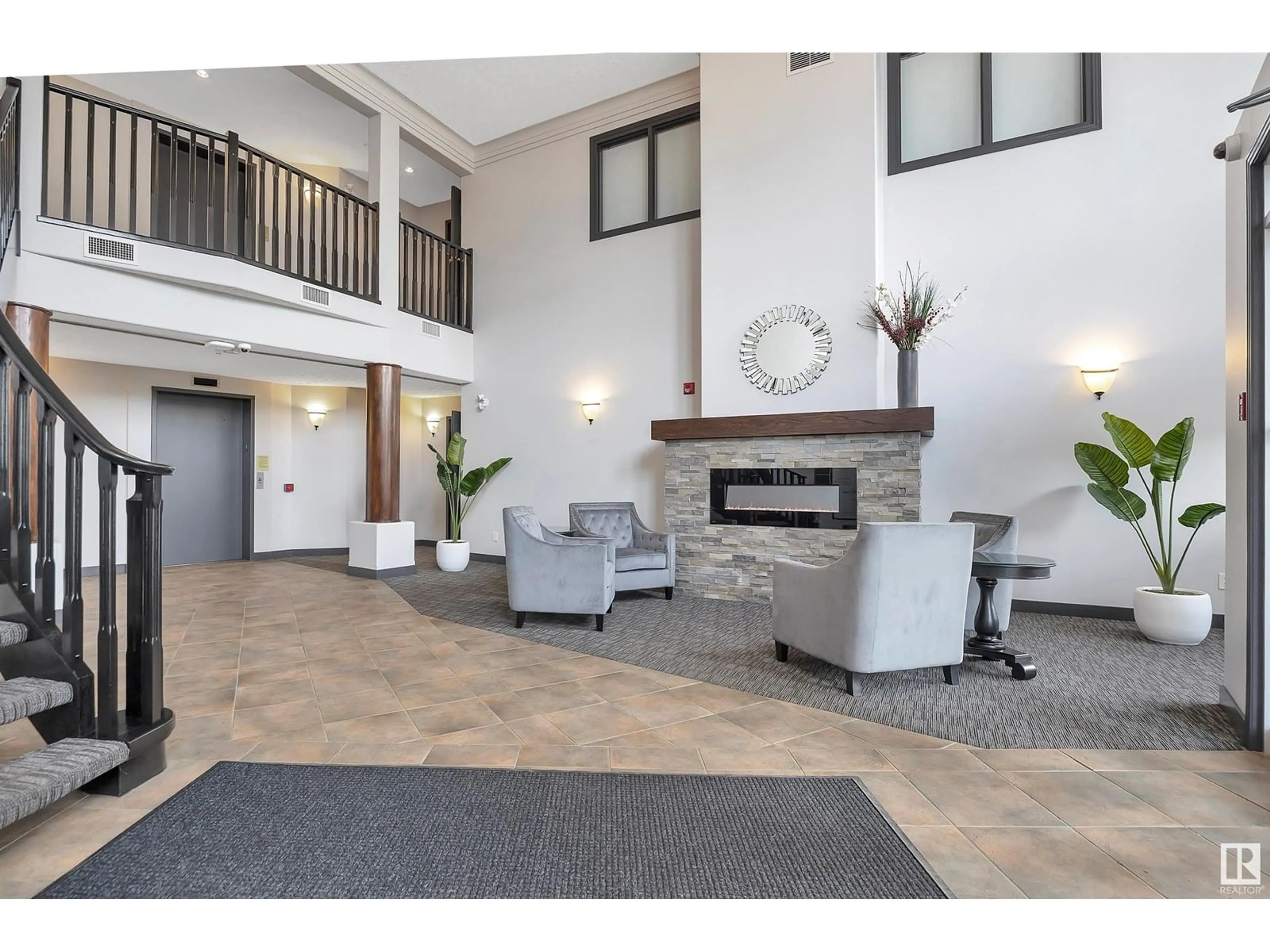 Lobby for 206 - 10221 111 ST, Edmonton Alberta T2K2W5