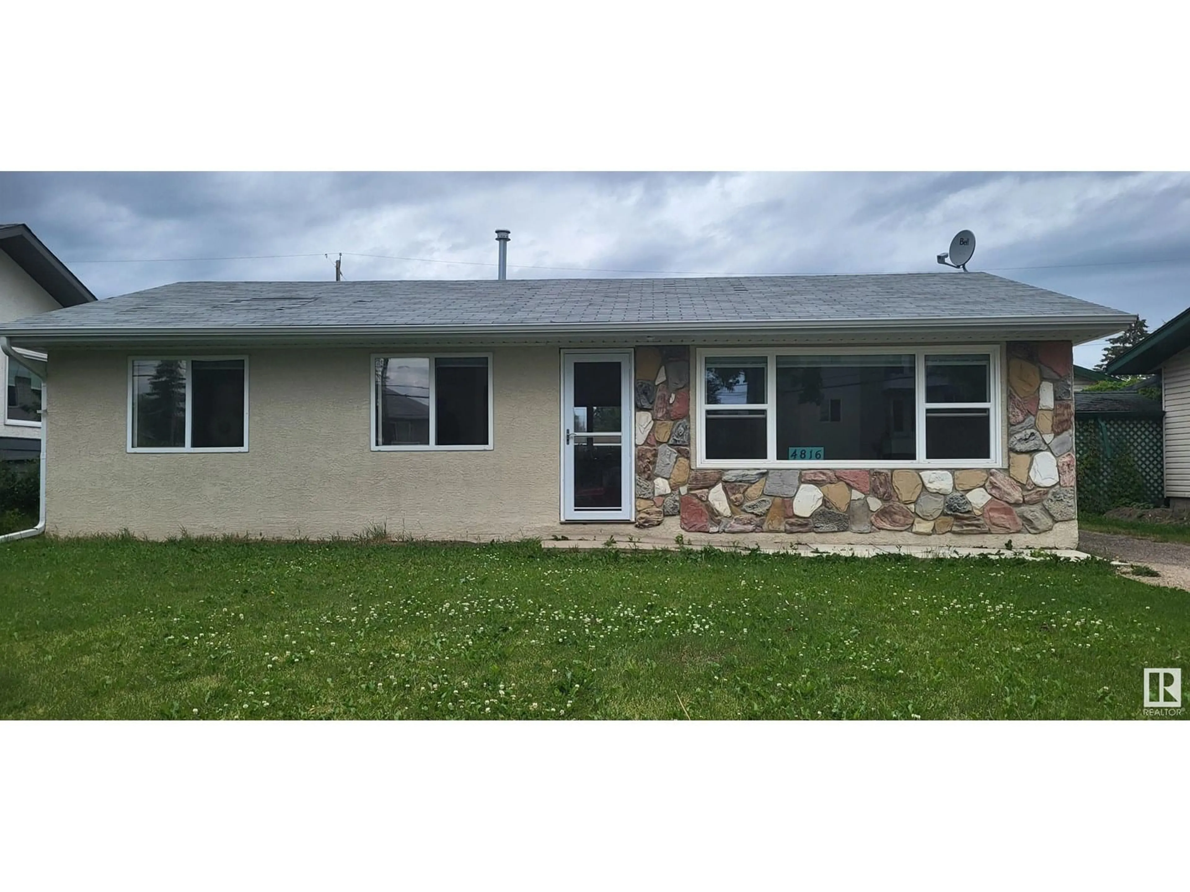 Home with vinyl exterior material, unknown for 4816 47 ST, Drayton Valley Alberta T7A1H8