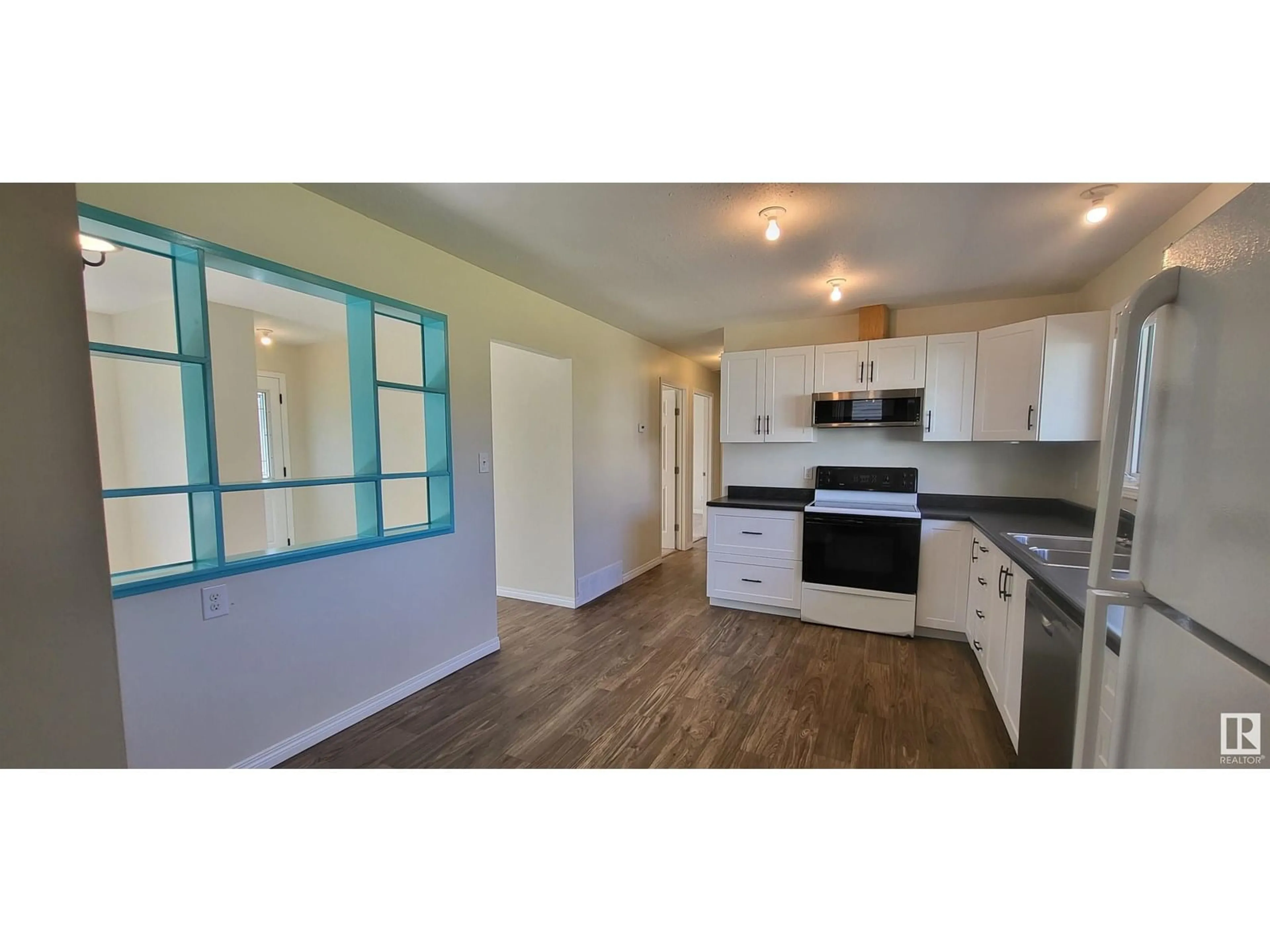 Open concept kitchen, unknown for 4816 47 ST, Drayton Valley Alberta T7A1H8