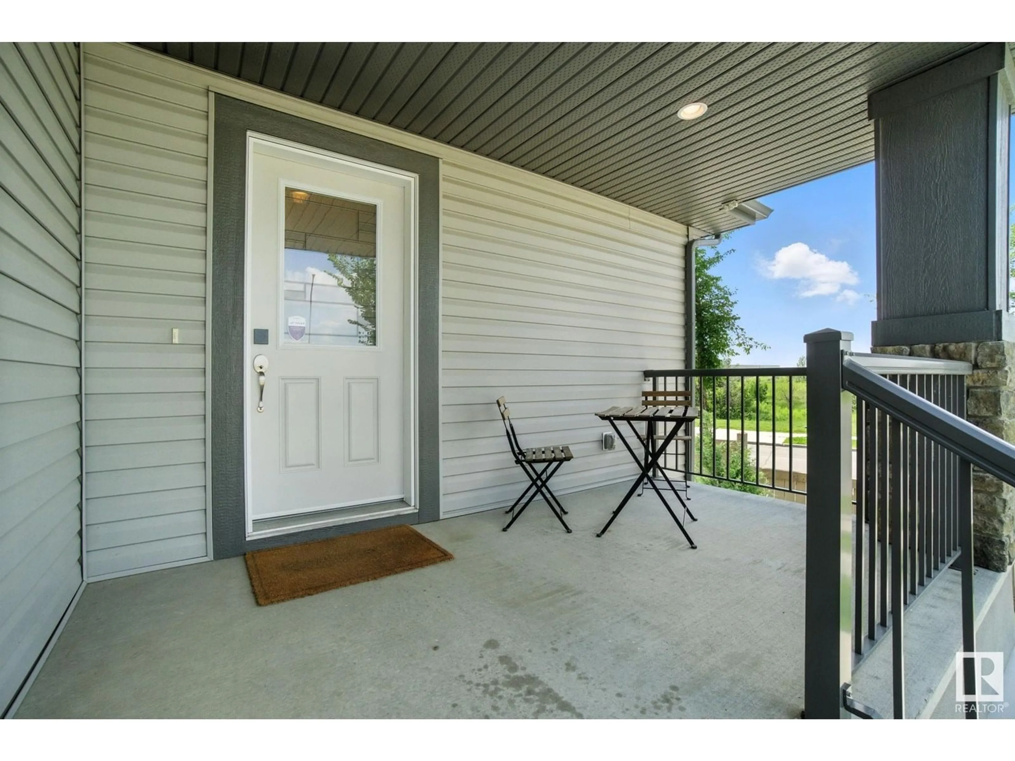 Patio, unknown for 13847 142 AV, Edmonton Alberta T6V0L8