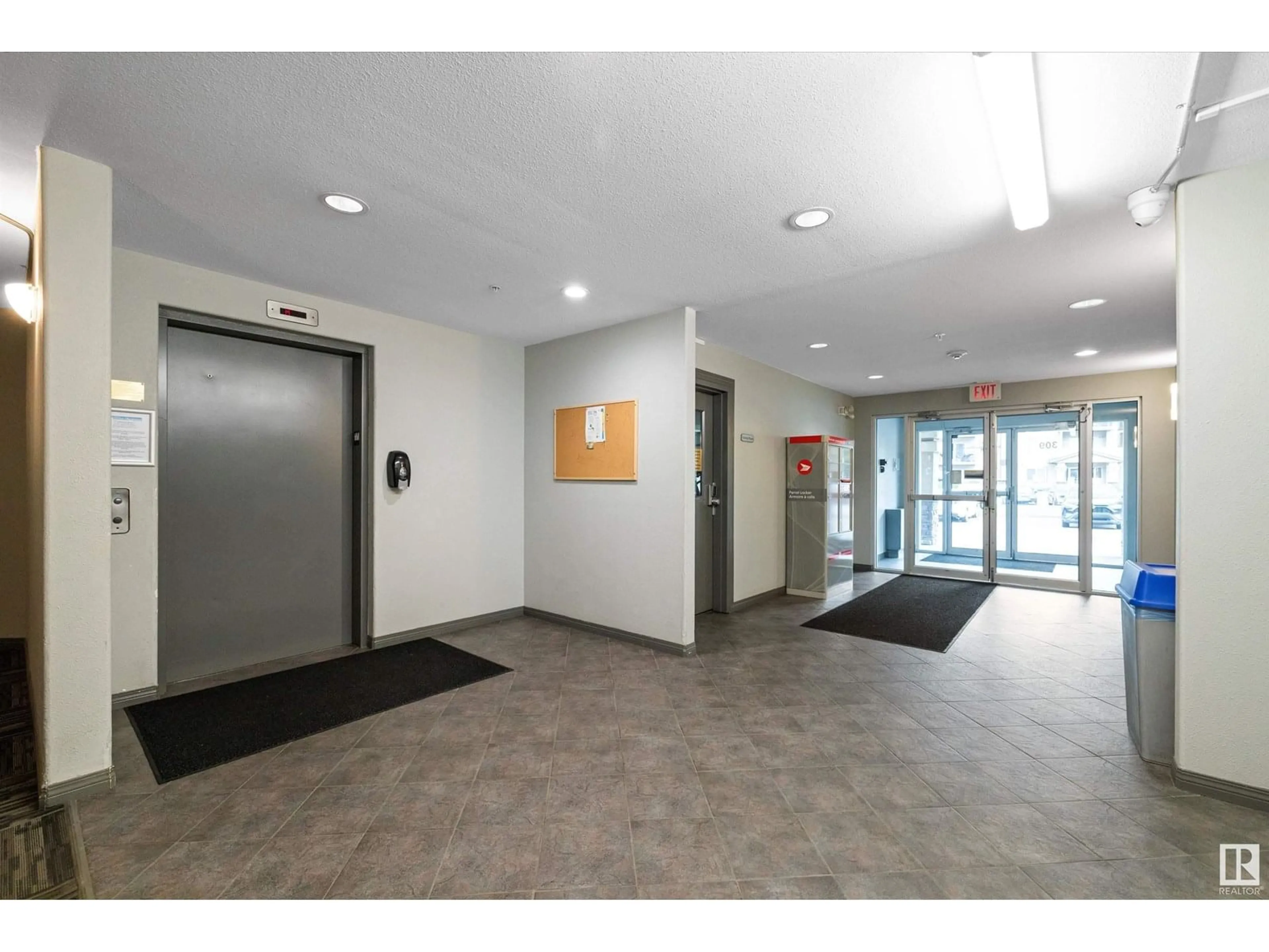Indoor foyer for #404 - 309 CLAREVIEW STATION DR, Edmonton Alberta T5Y0J4