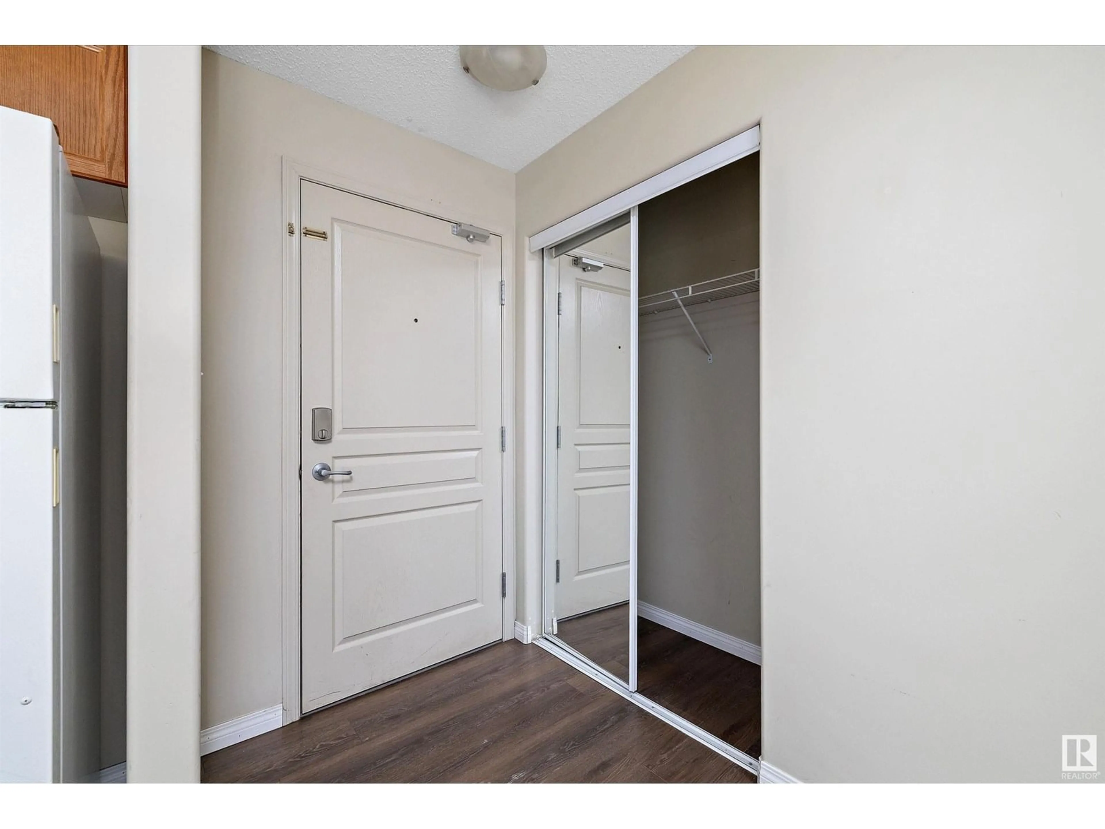 Indoor entryway for #404 - 309 CLAREVIEW STATION DR, Edmonton Alberta T5Y0J4