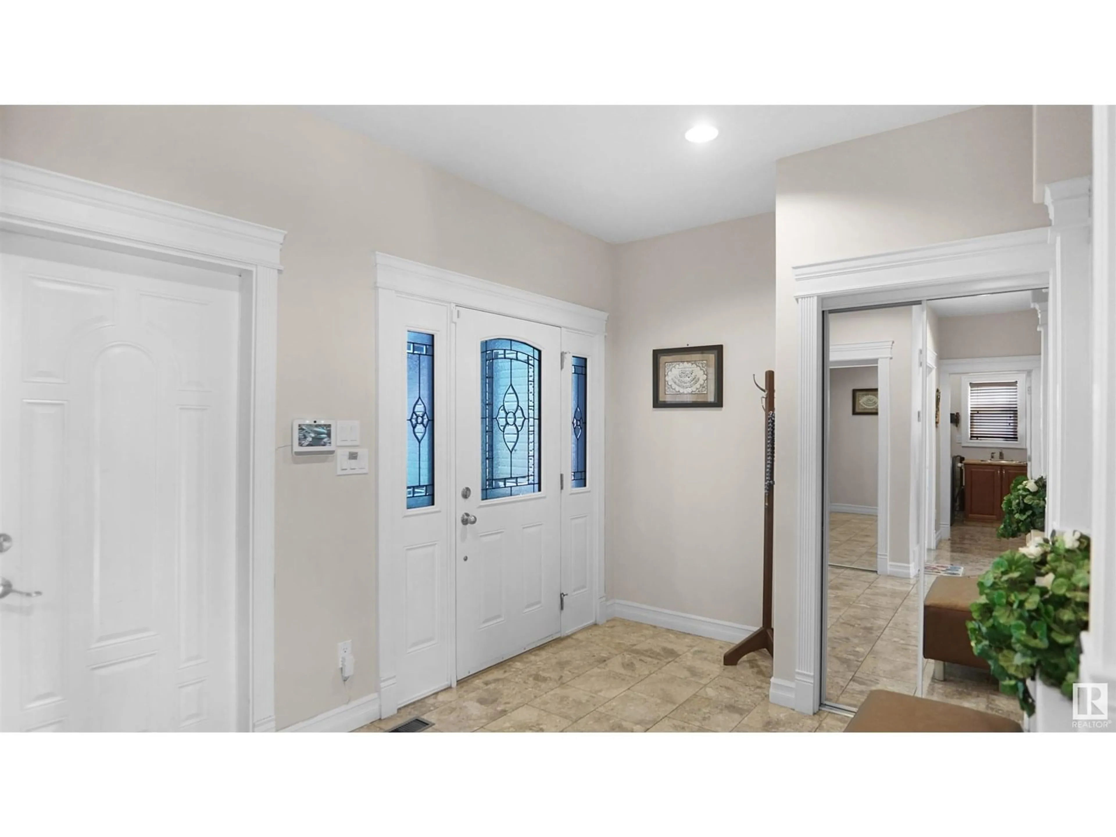 Indoor entryway for NW - 11715 174 AV, Edmonton Alberta T5X0A3