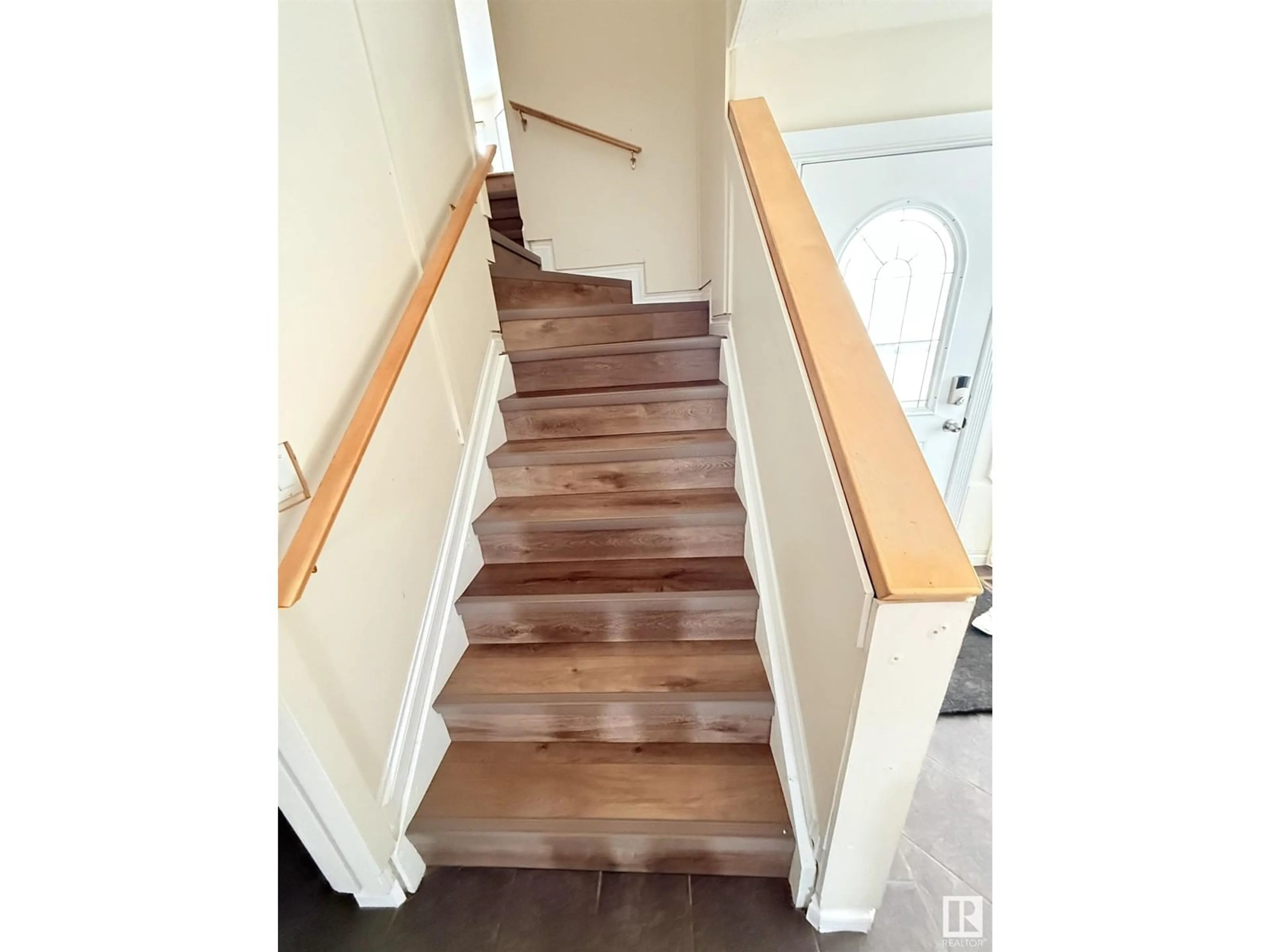 Stairs for NW - 15211 44 ST, Edmonton Alberta T5Y3C4