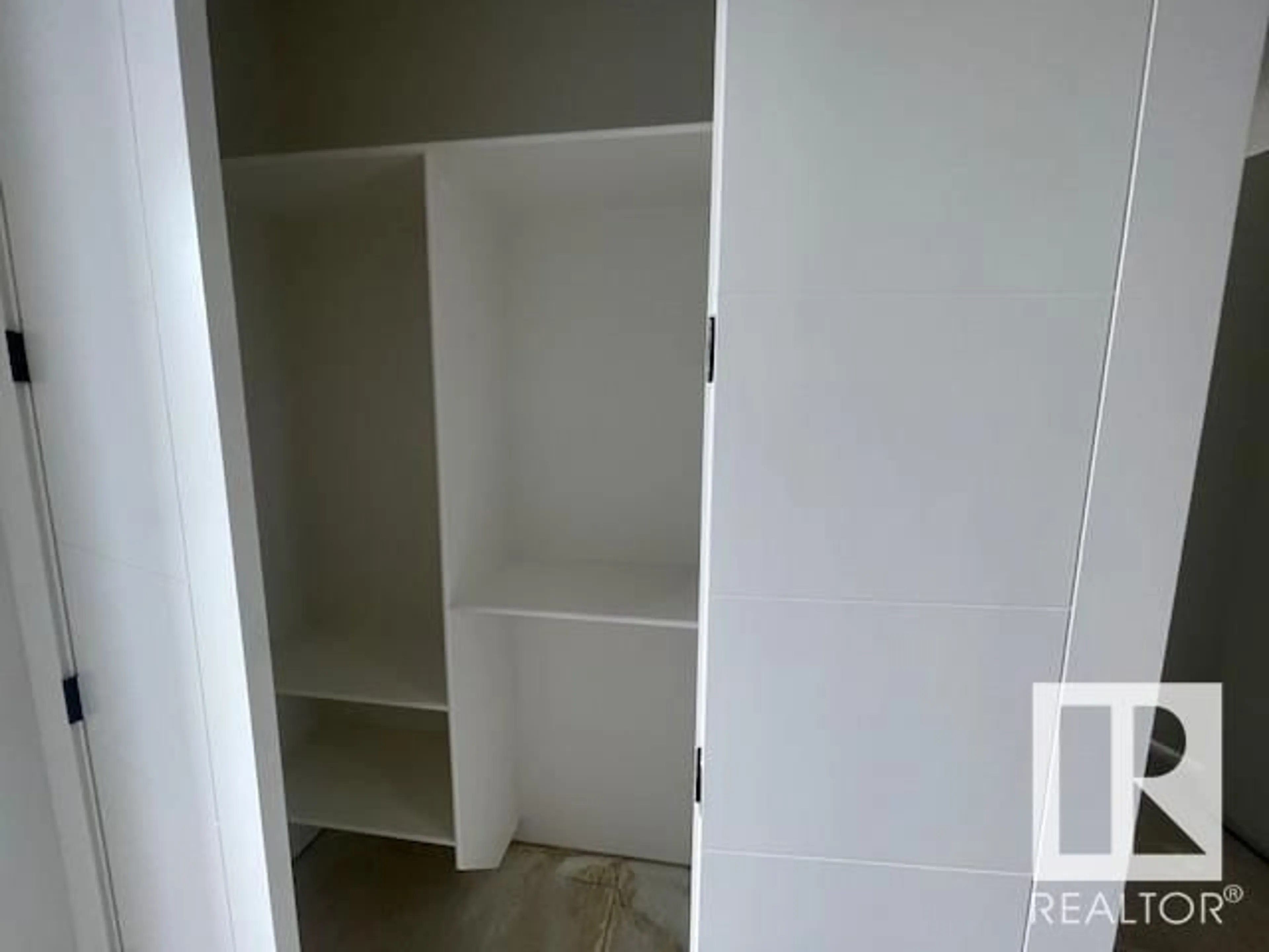 Storage room or clothes room or walk-in closet for 269 MEADOWVIEW DR, Fort Saskatchewan Alberta T8L1Z4