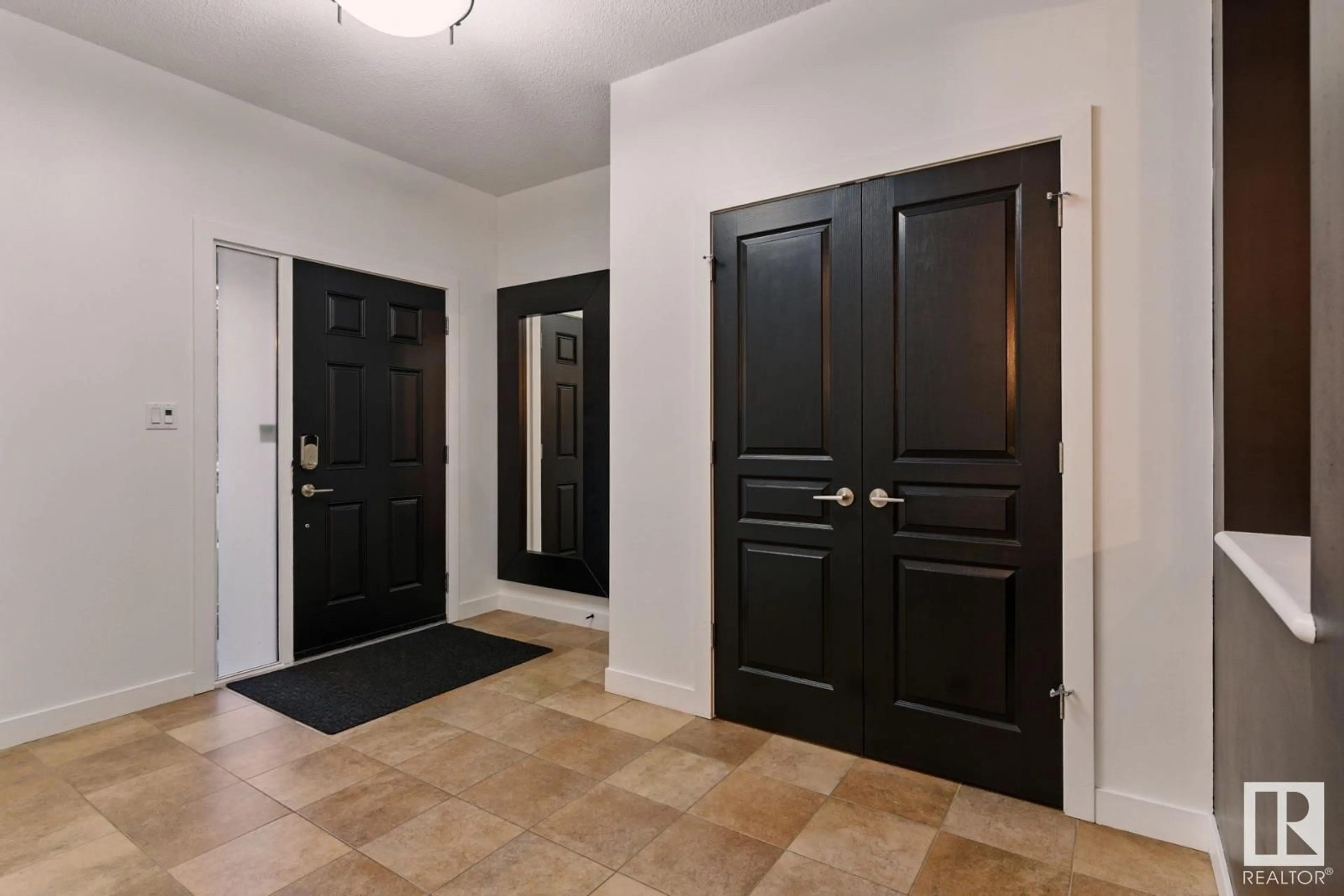 Indoor entryway for 8827 180 AV, Edmonton Alberta T5Z0C4