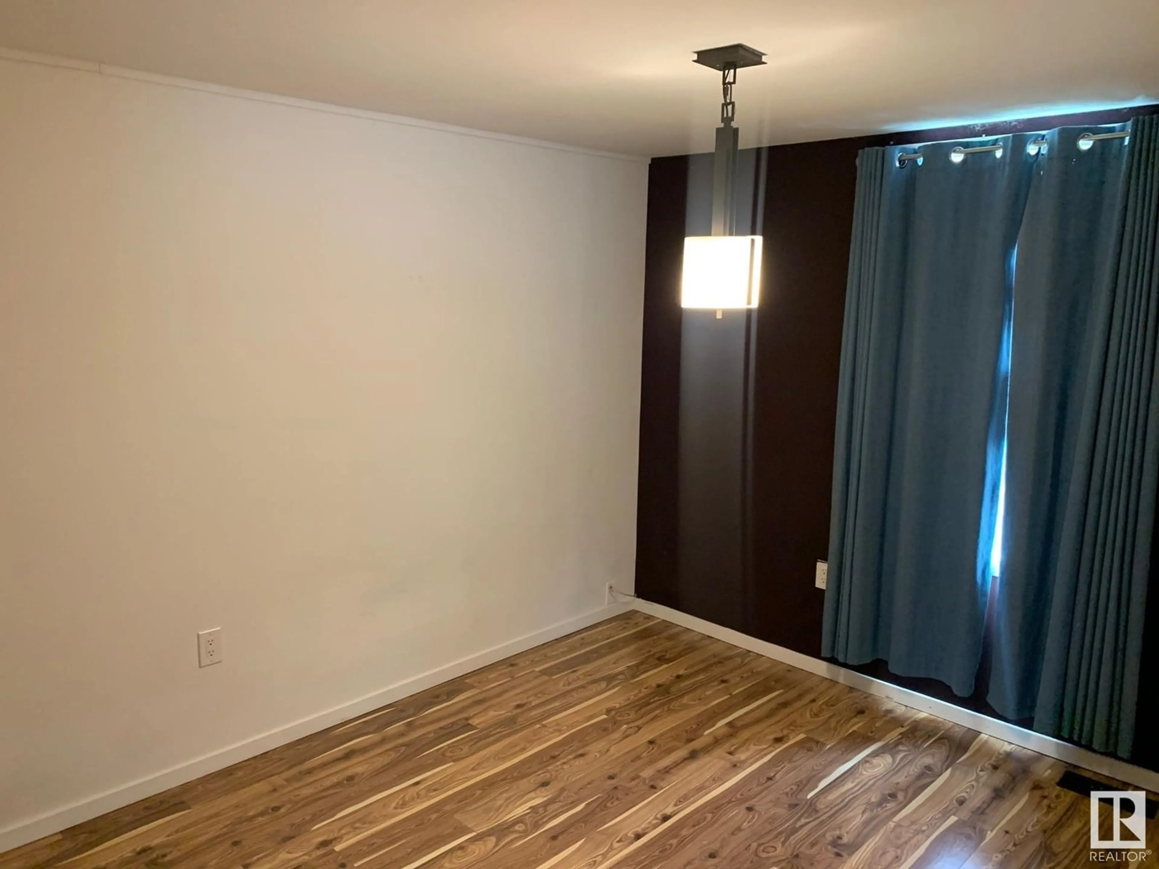 A pic of a room for 2654 LAKEVIEW DR, Edmonton Alberta T5S1T7