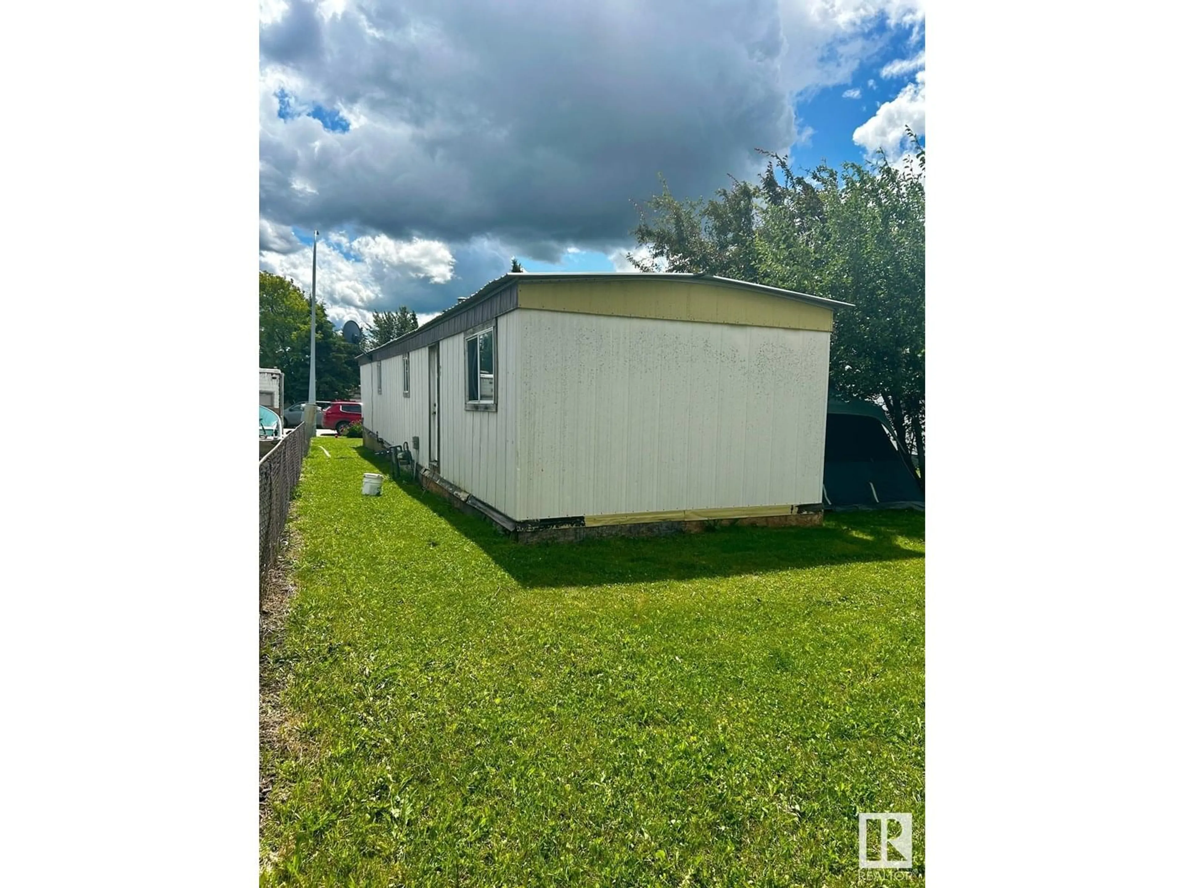 Shed for 5424 48A AVE, Drayton Valley Alberta T7A1J8
