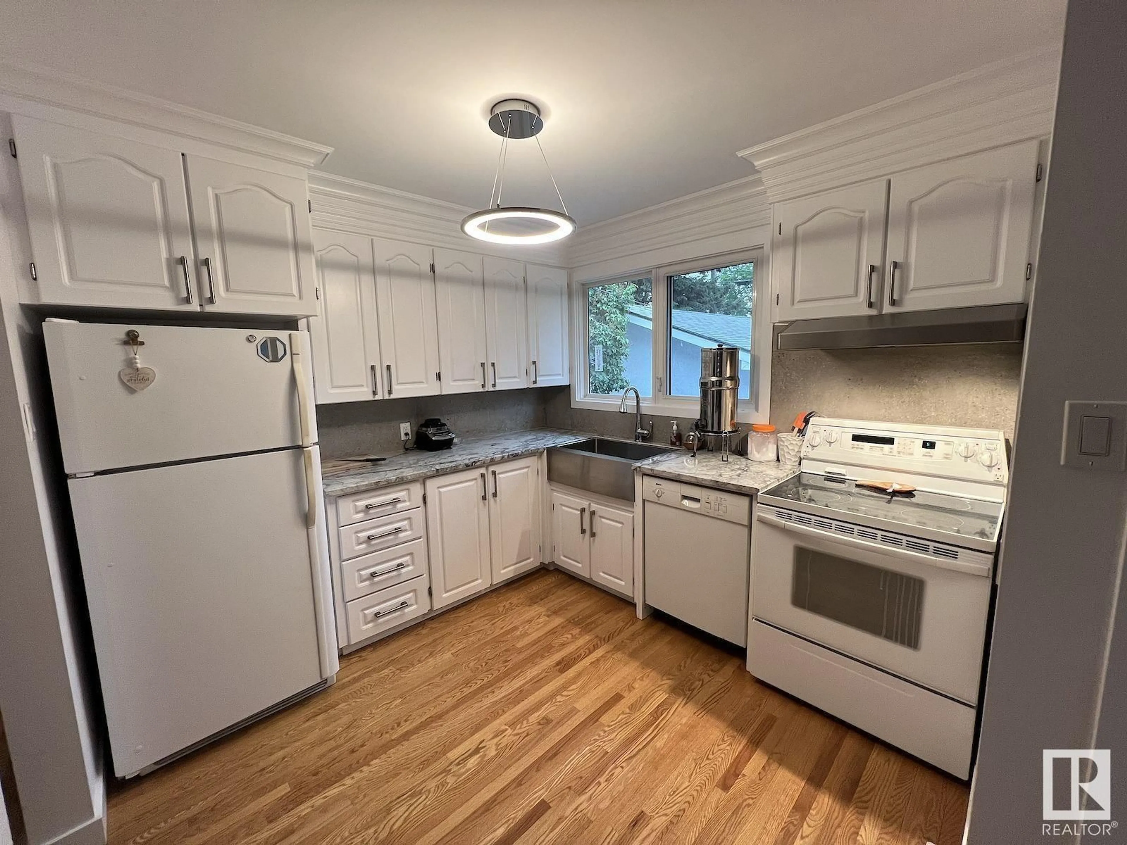 Standard kitchen, unknown for 8528 64 AV, Edmonton Alberta T6E0H3