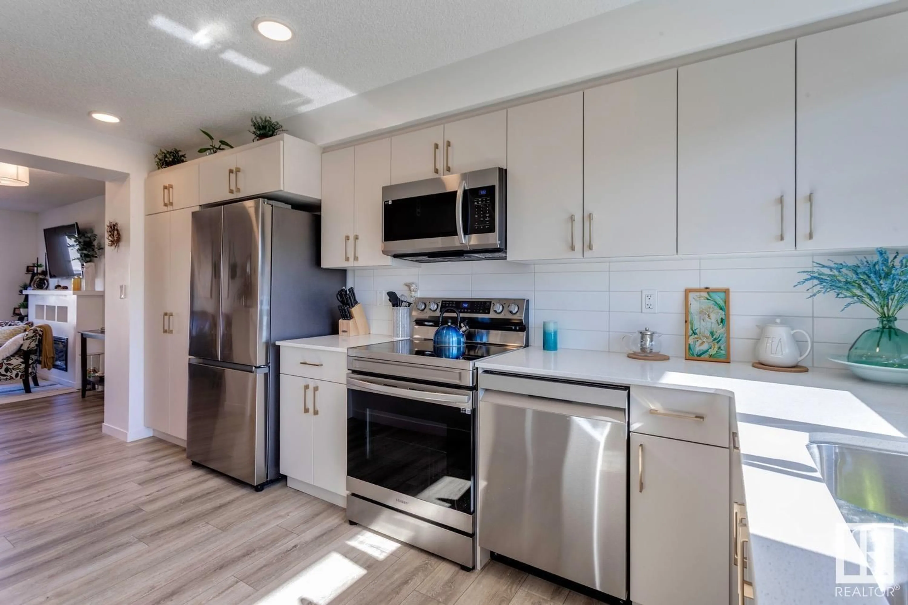 Open concept kitchen, ceramic/tile floor for #31 - 1203 163 ST, Edmonton Alberta T6W3X1