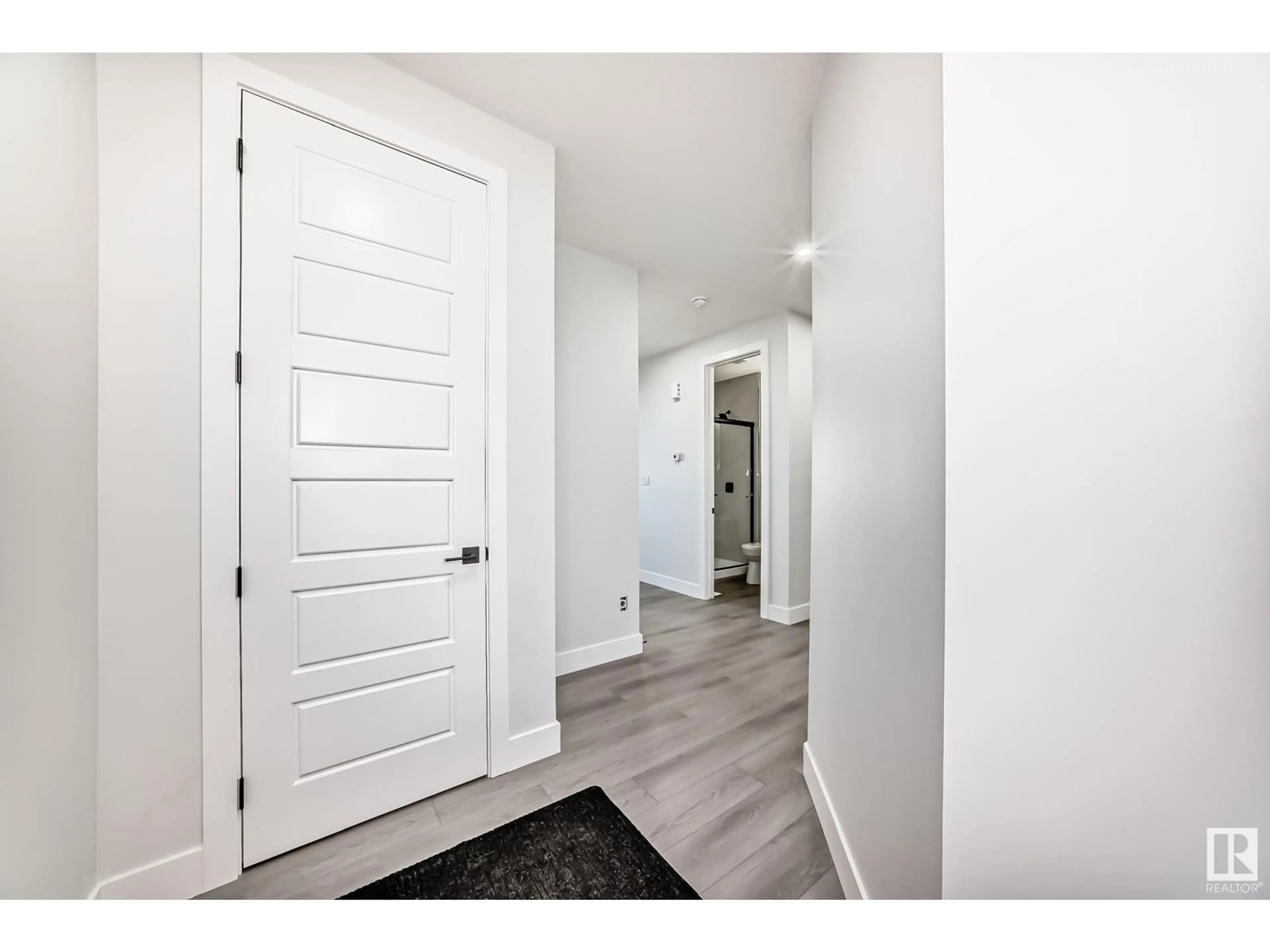 Indoor entryway for 4 EDGEFIELD WY, St. Albert Alberta T8N8A1