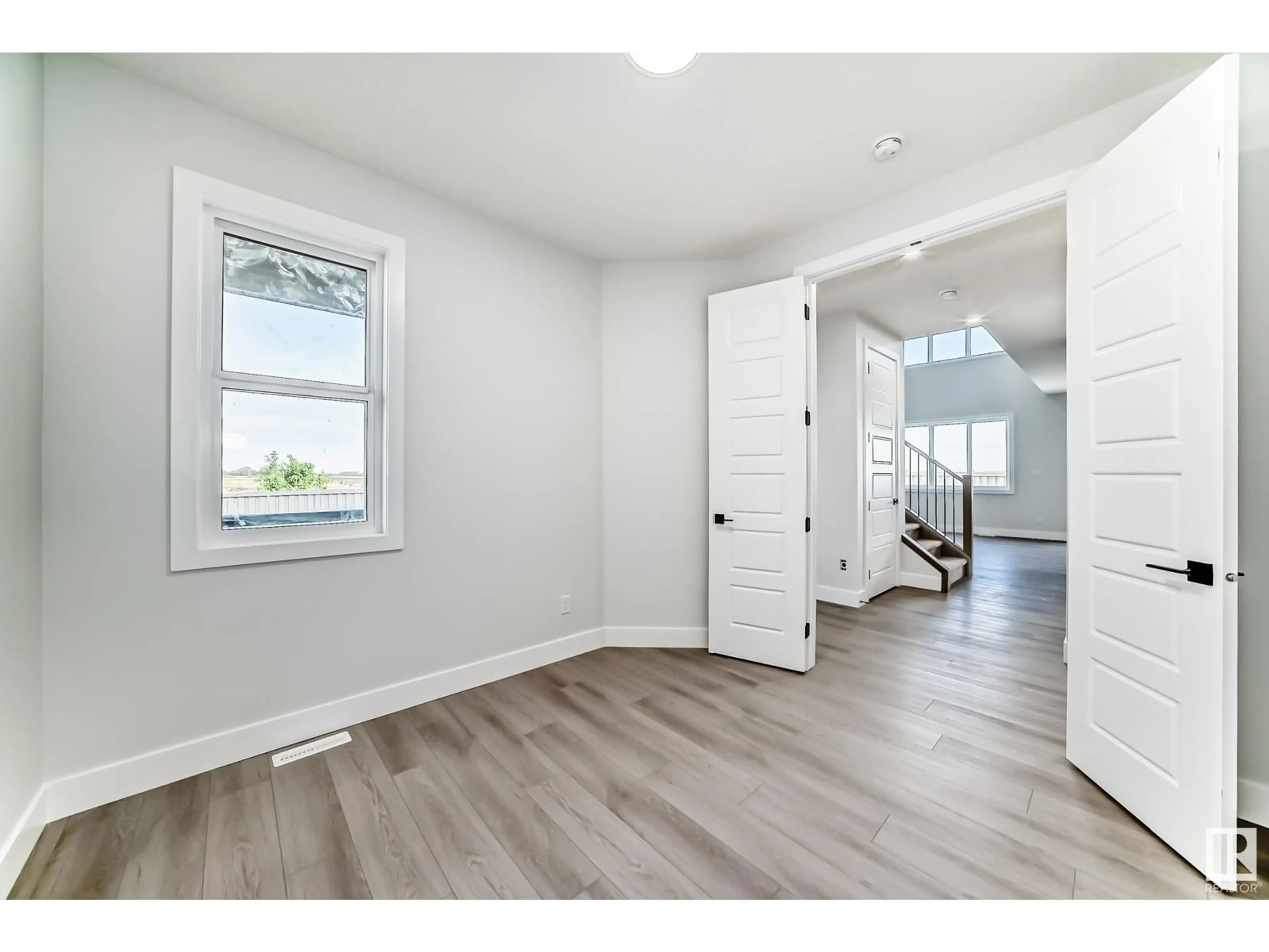 Indoor entryway for 4 EDGEFIELD WY, St. Albert Alberta T8N8A1