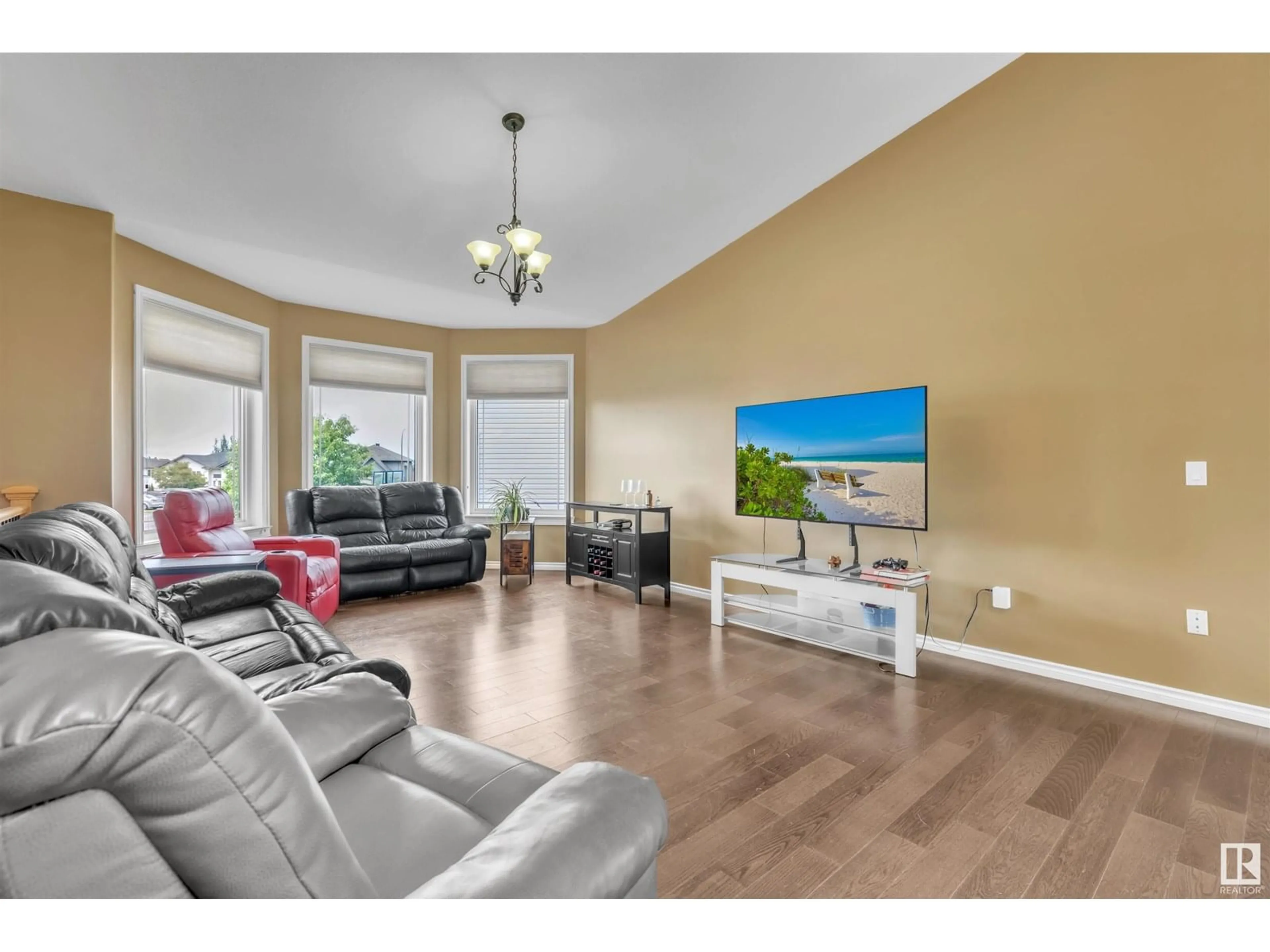 Living room with furniture, unknown for 710 ROBIN CL, Cold Lake Alberta T9M0B7