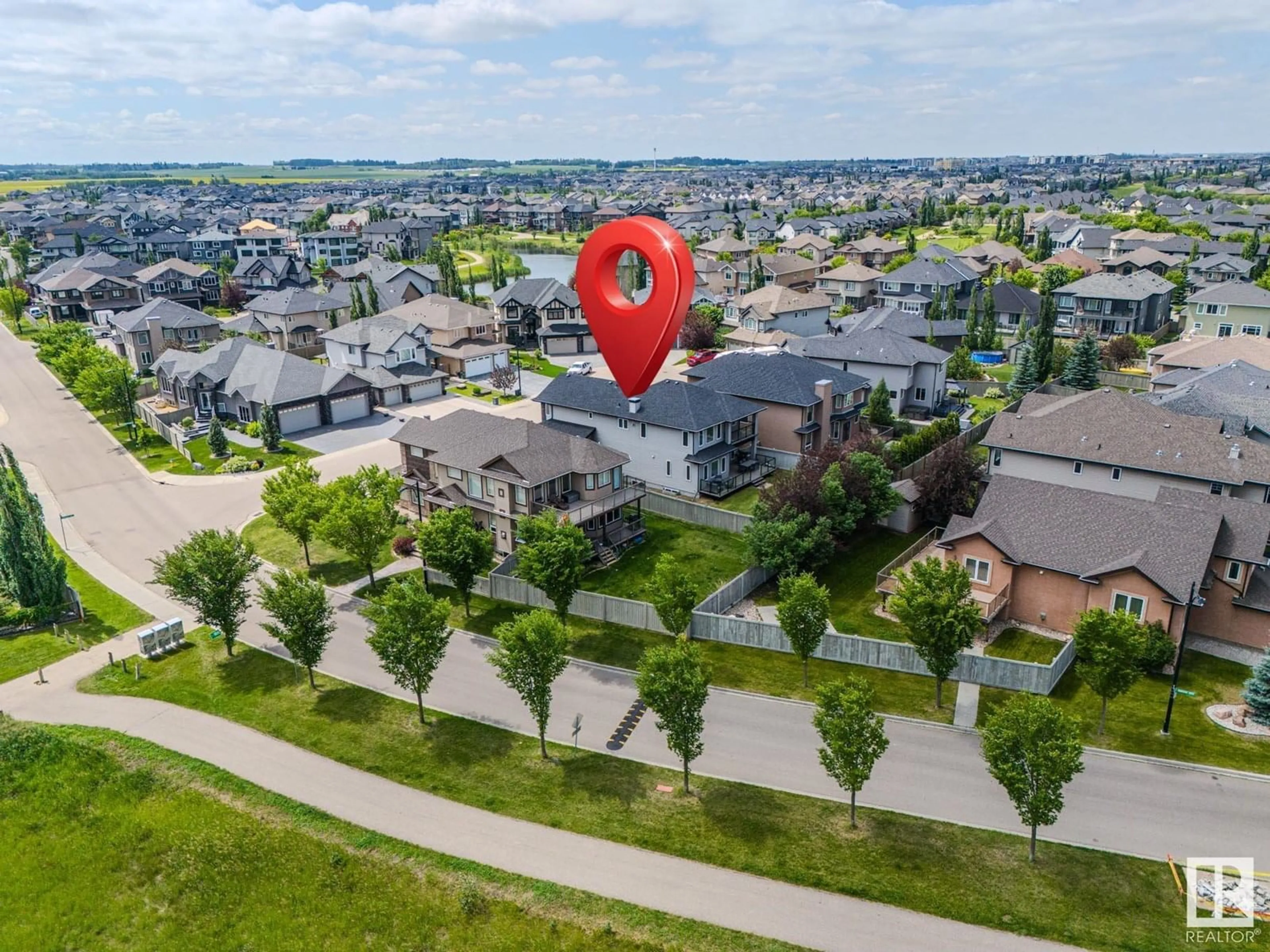 A pic from outside/outdoor area/front of a property/back of a property/a pic from drone, street for 1606 ADAMSON CL, Edmonton Alberta T6W0V5