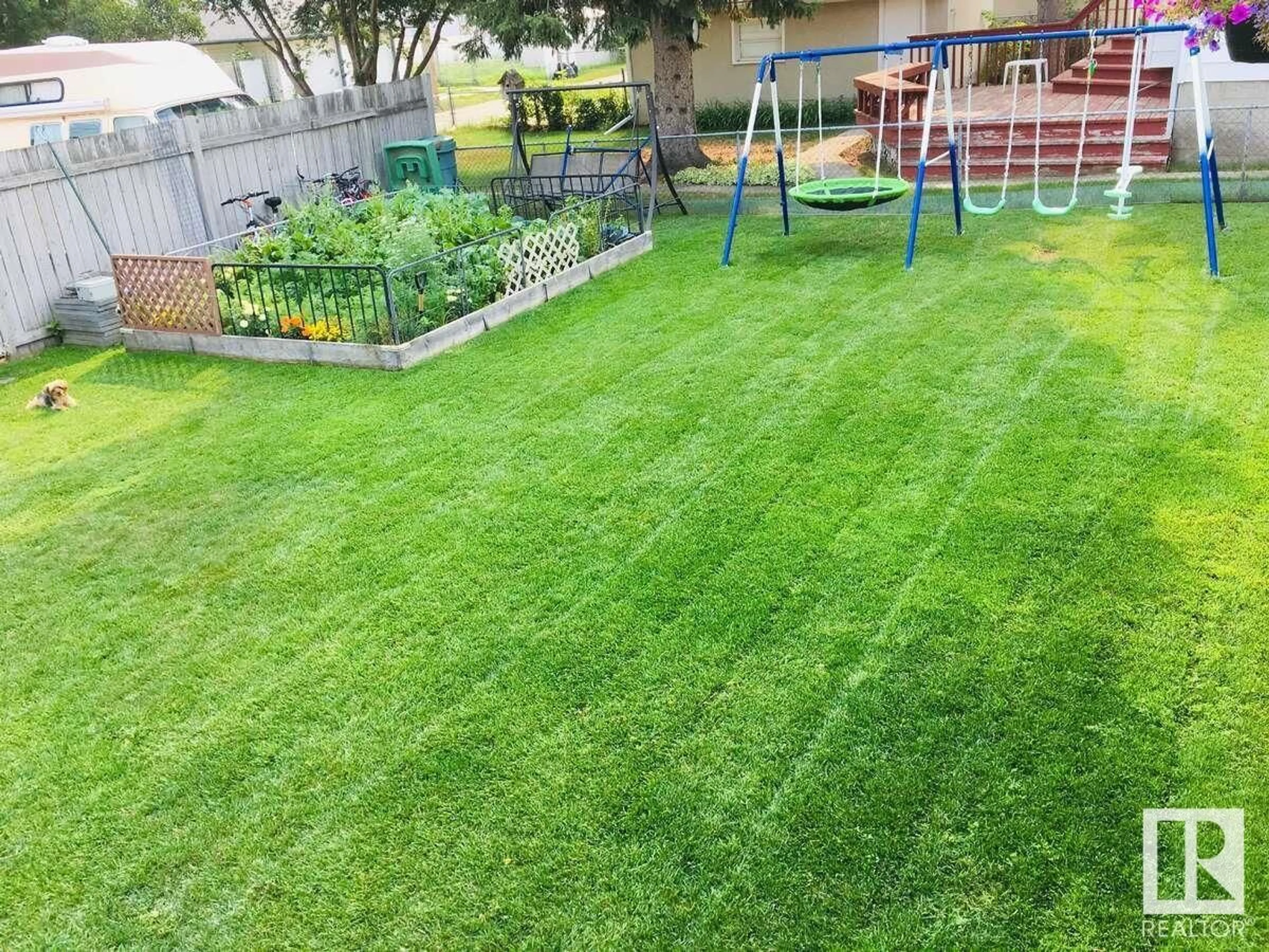 A pic from outside/outdoor area/front of a property/back of a property/a pic from drone, street for NW - 11619 137 ST, Edmonton Alberta T5M1N8