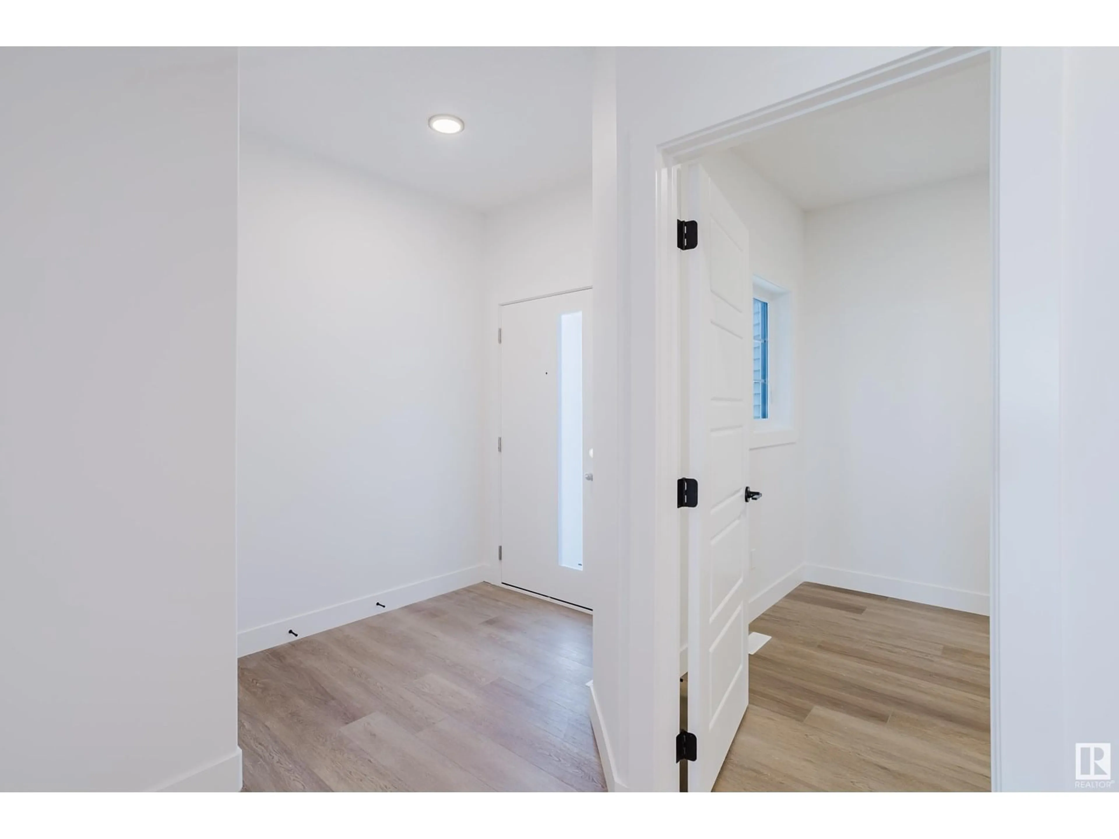 Indoor entryway for NW - 1851 CROSSBILL LO, Edmonton Alberta T5S0S6