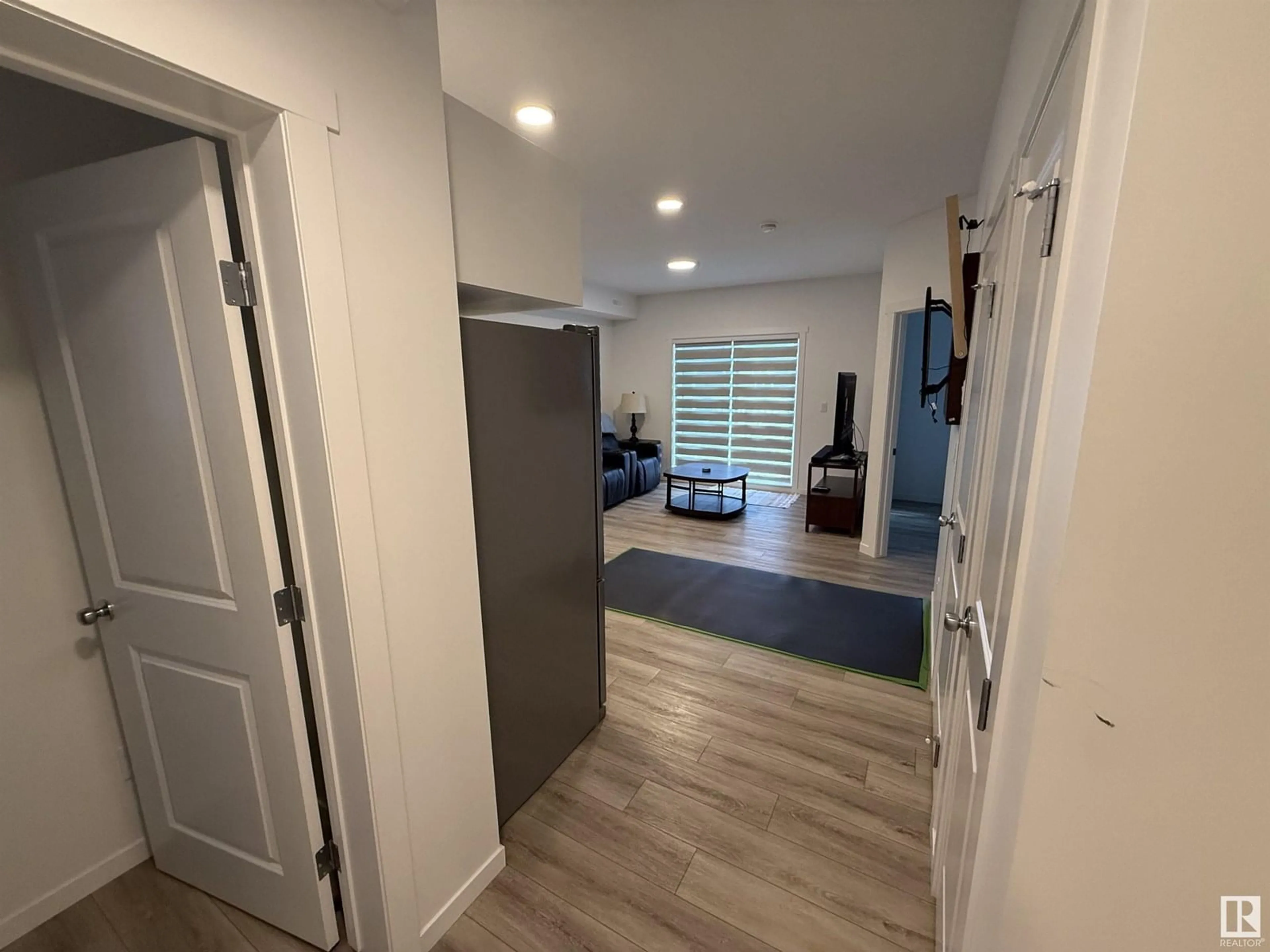 Indoor entryway for 104 - 104 SECORD BV, Edmonton Alberta T5T7R9