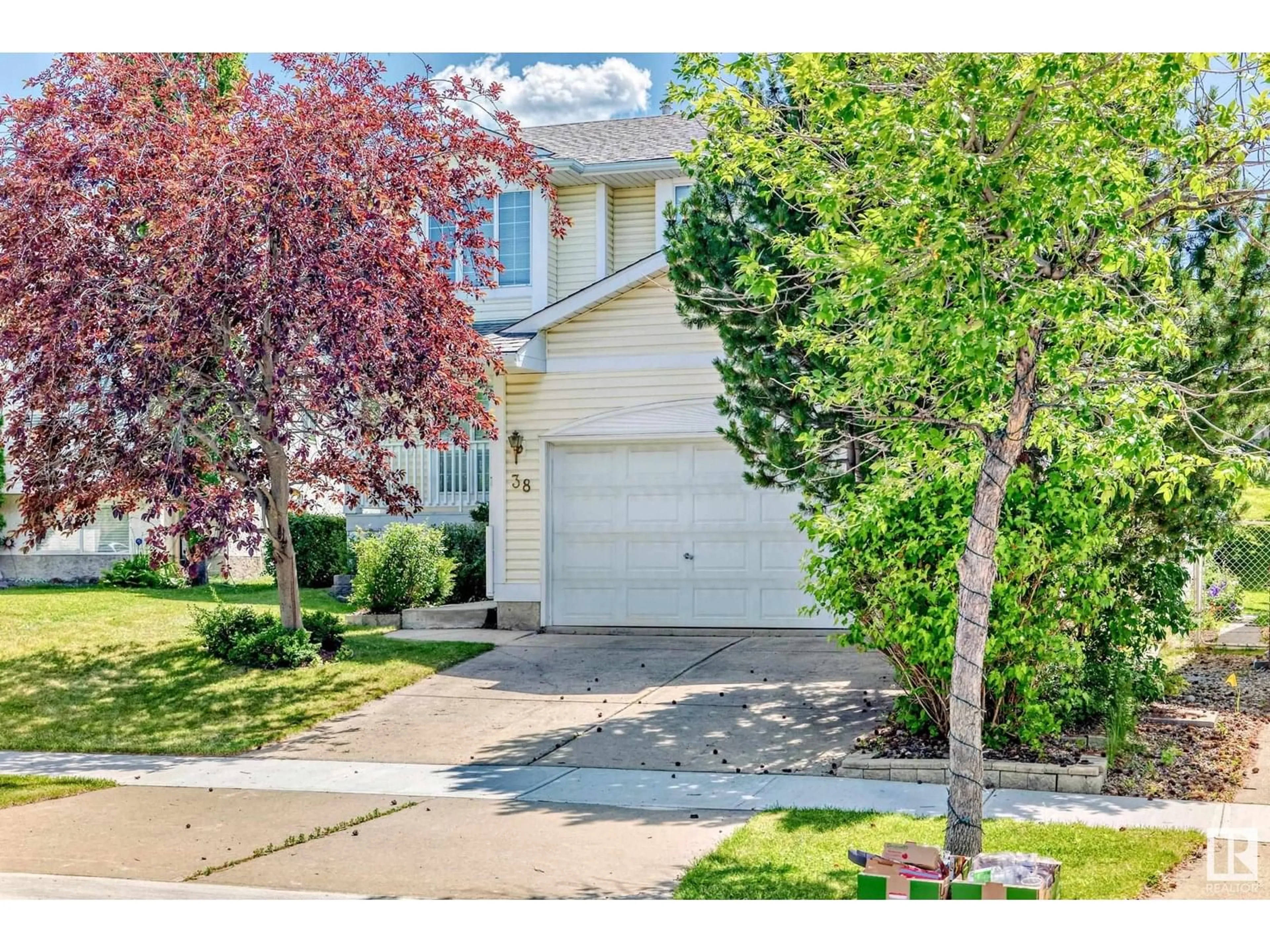 Unknown for 38 BLUEBERRY CR, Sherwood Park Alberta T8H1P6