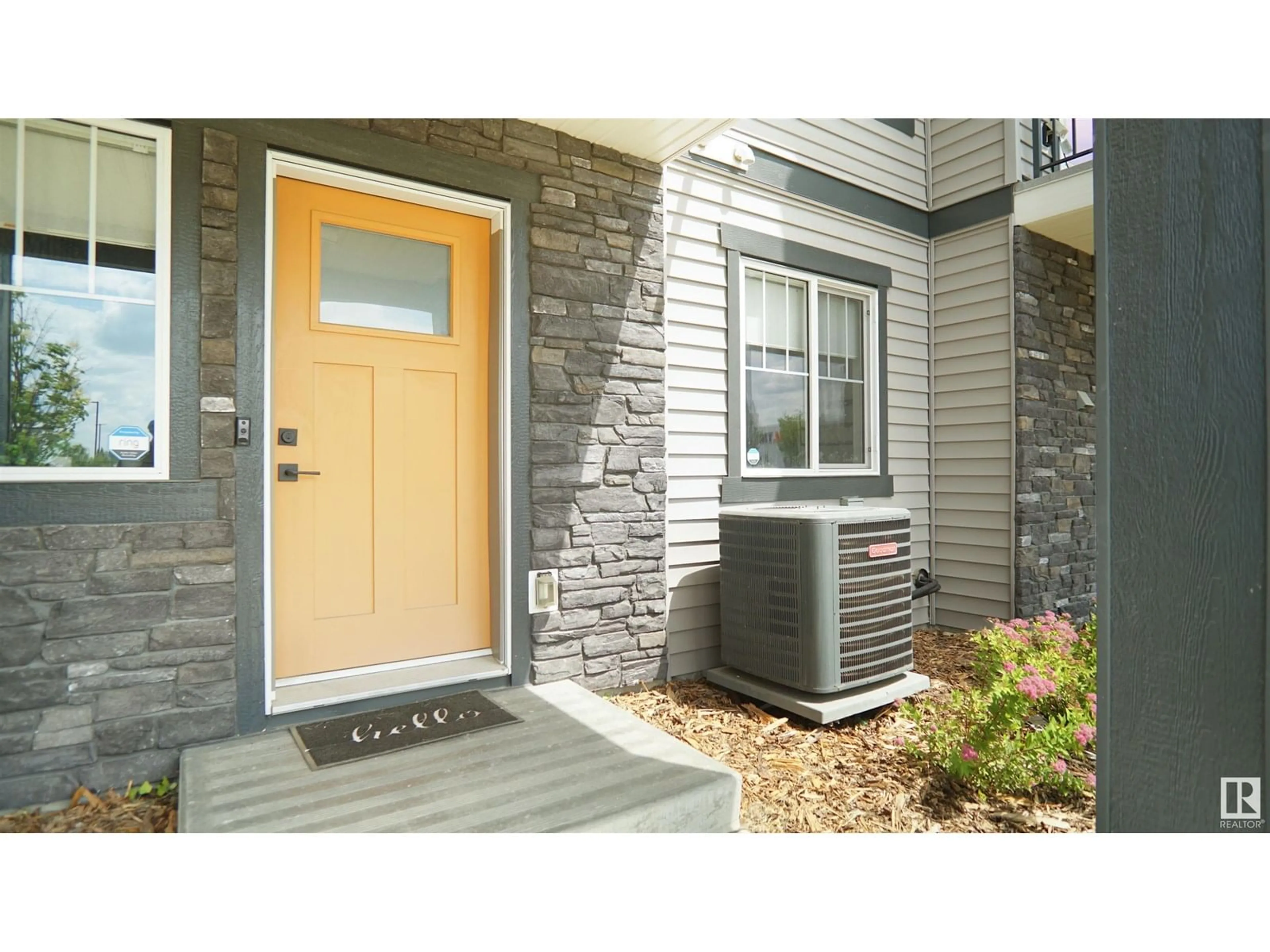 Indoor entryway for 50 - 67 MCLAUGHLIN DR, Spruce Grove Alberta T7X0E1