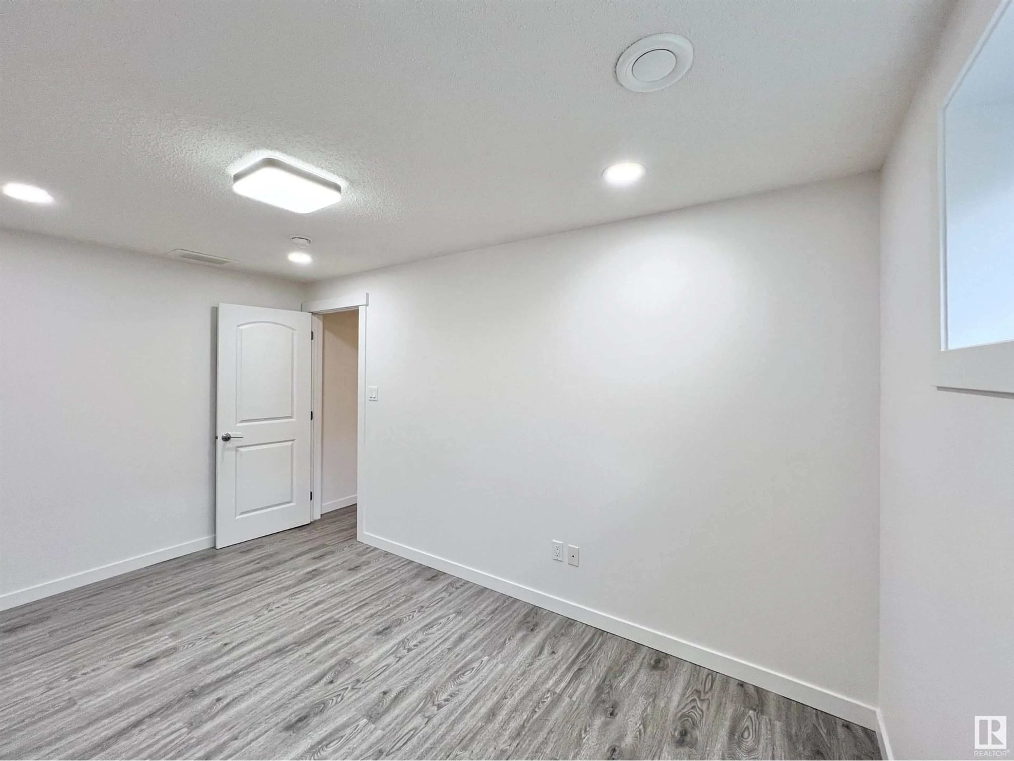 A pic of a room for 11507 16 AV, Edmonton Alberta T6W0Z9