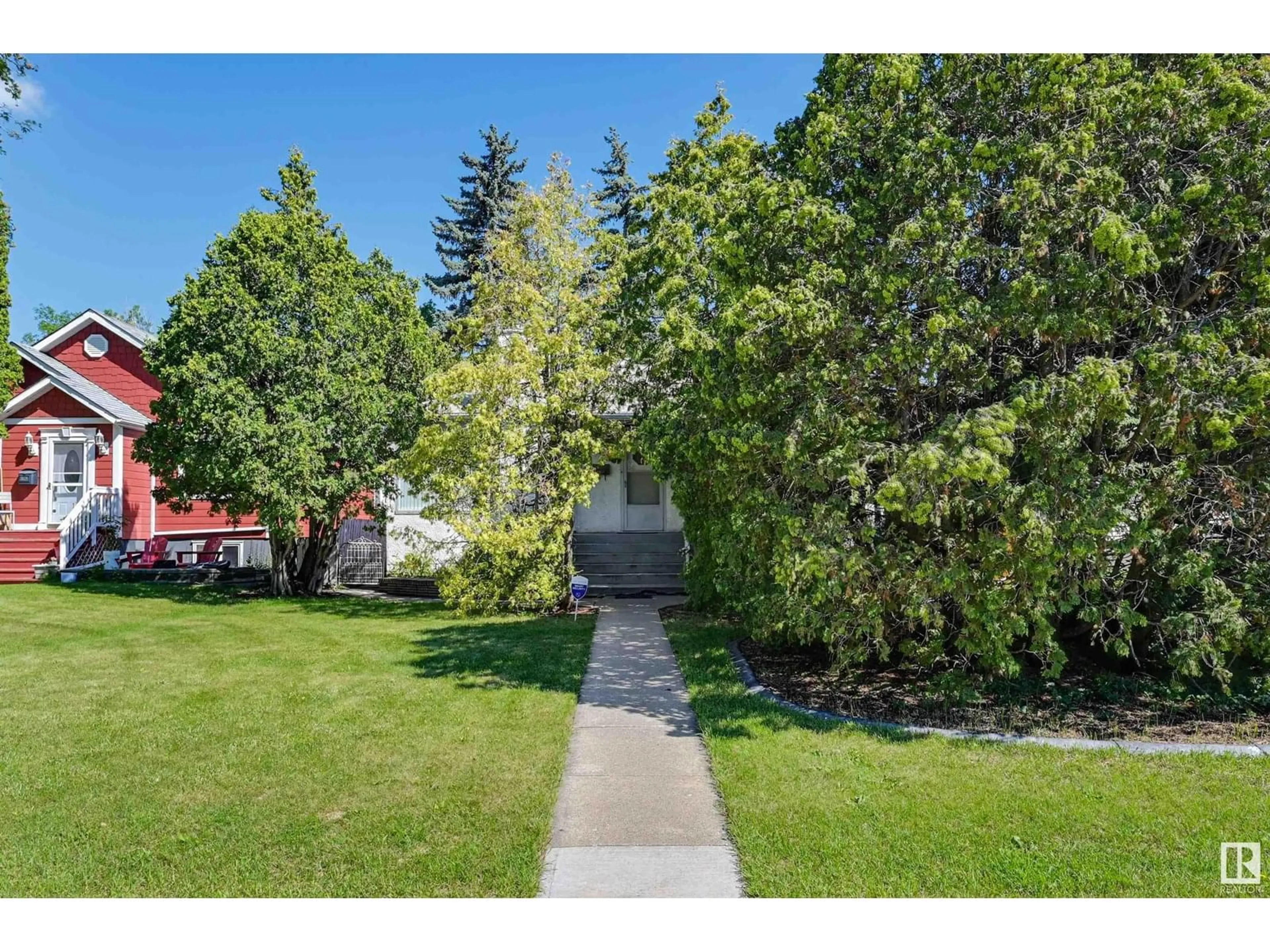 A pic from outside/outdoor area/front of a property/back of a property/a pic from drone, street for NW - 11624 110A AV, Edmonton Alberta T5H1K6
