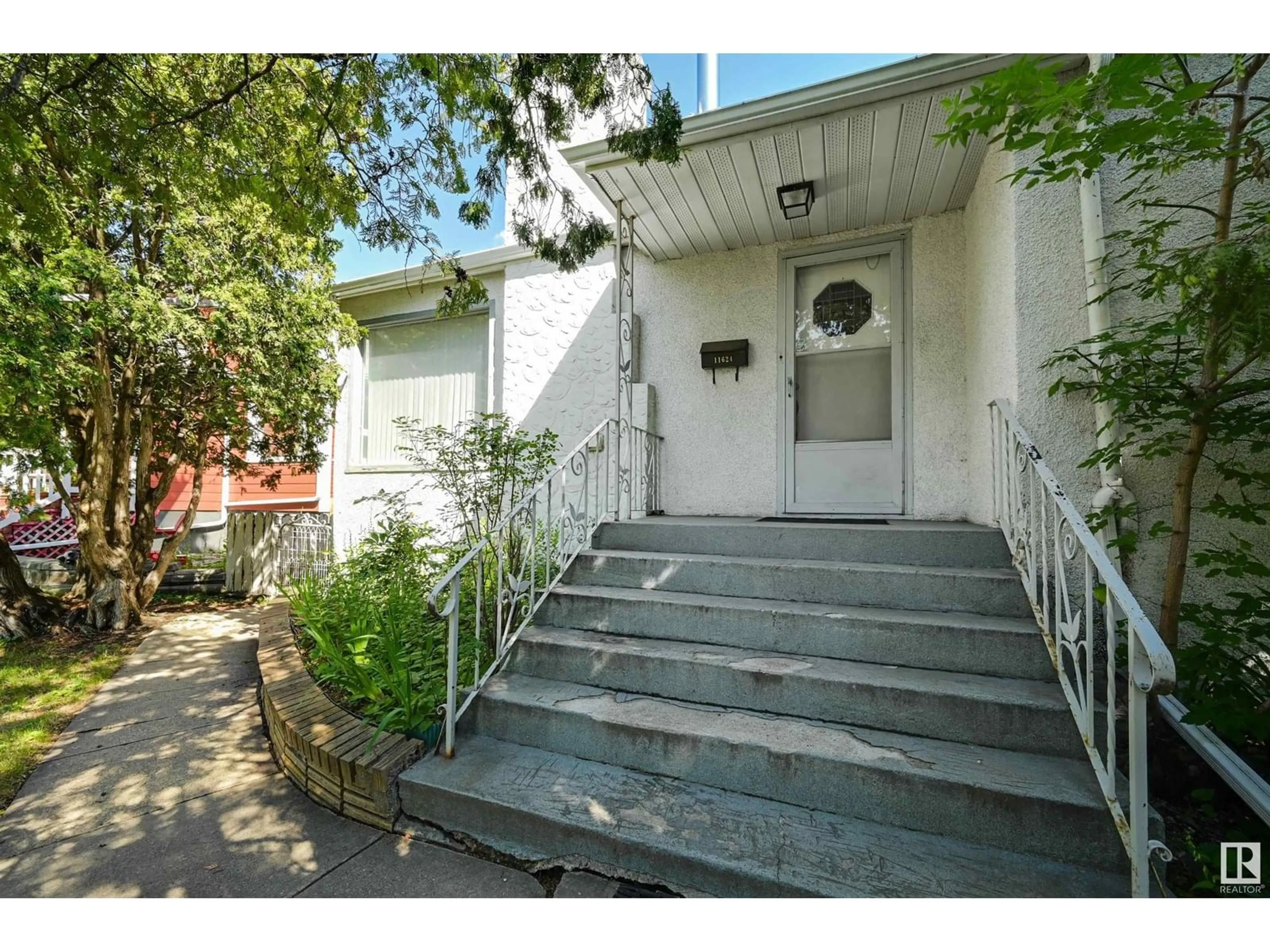 Unknown for NW - 11624 110A AV, Edmonton Alberta T5H1K6