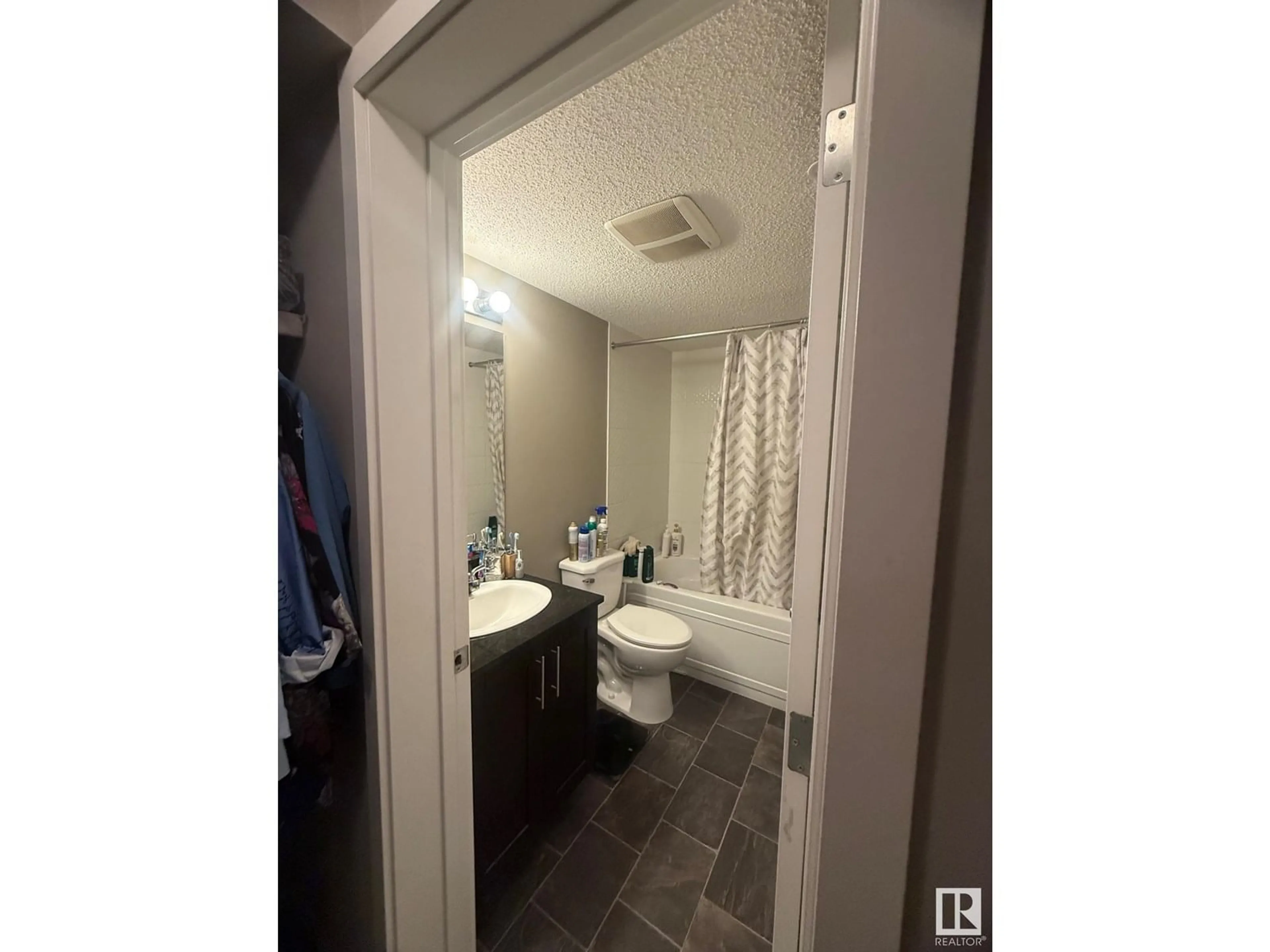 Standard bathroom, unknown for 5816 - 122 MULLEN PL, Edmonton Alberta T6R0W3