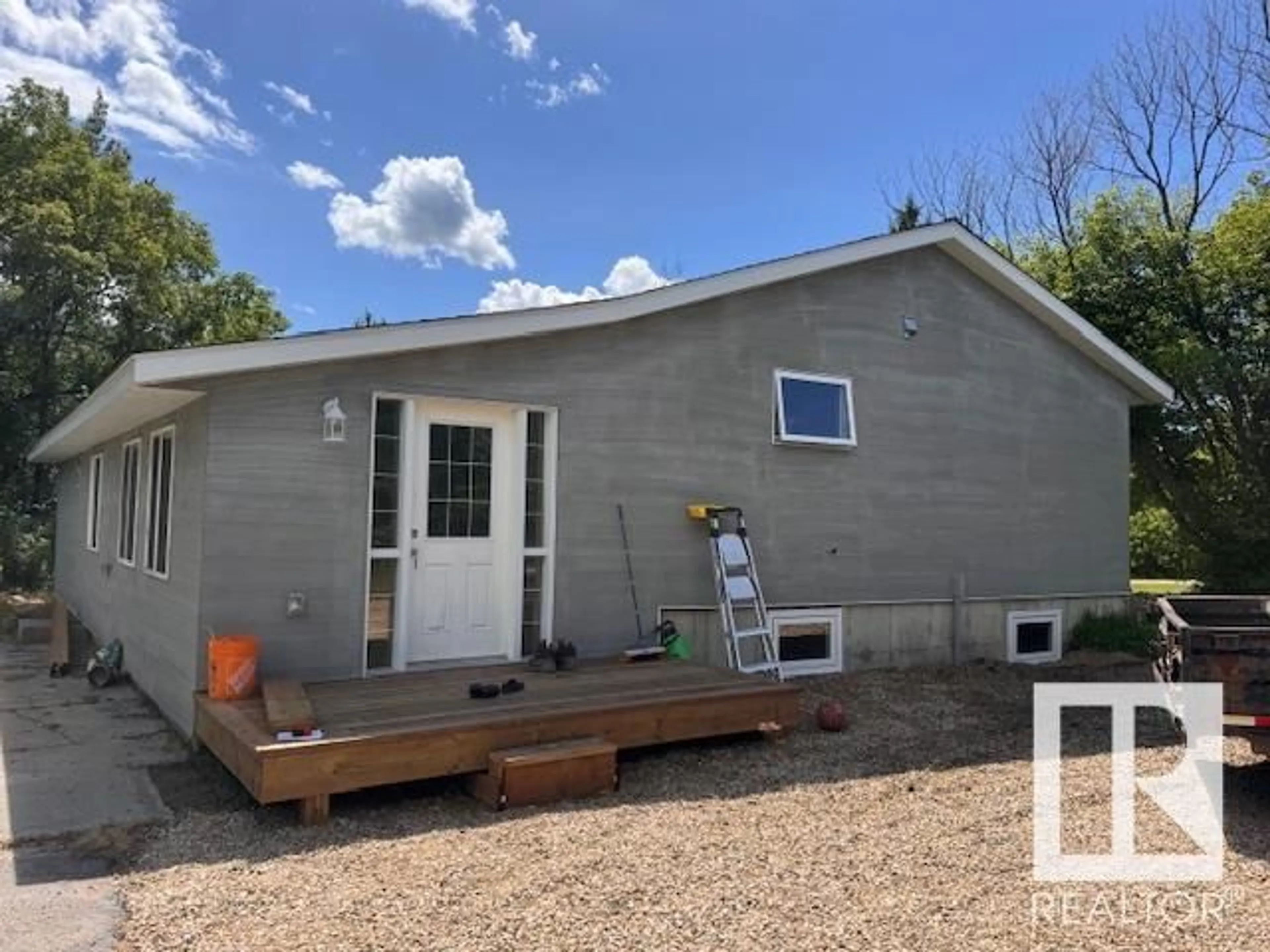 Home with vinyl exterior material, building for 61301 RR 50, Rural Barrhead County Alberta T0G0L0