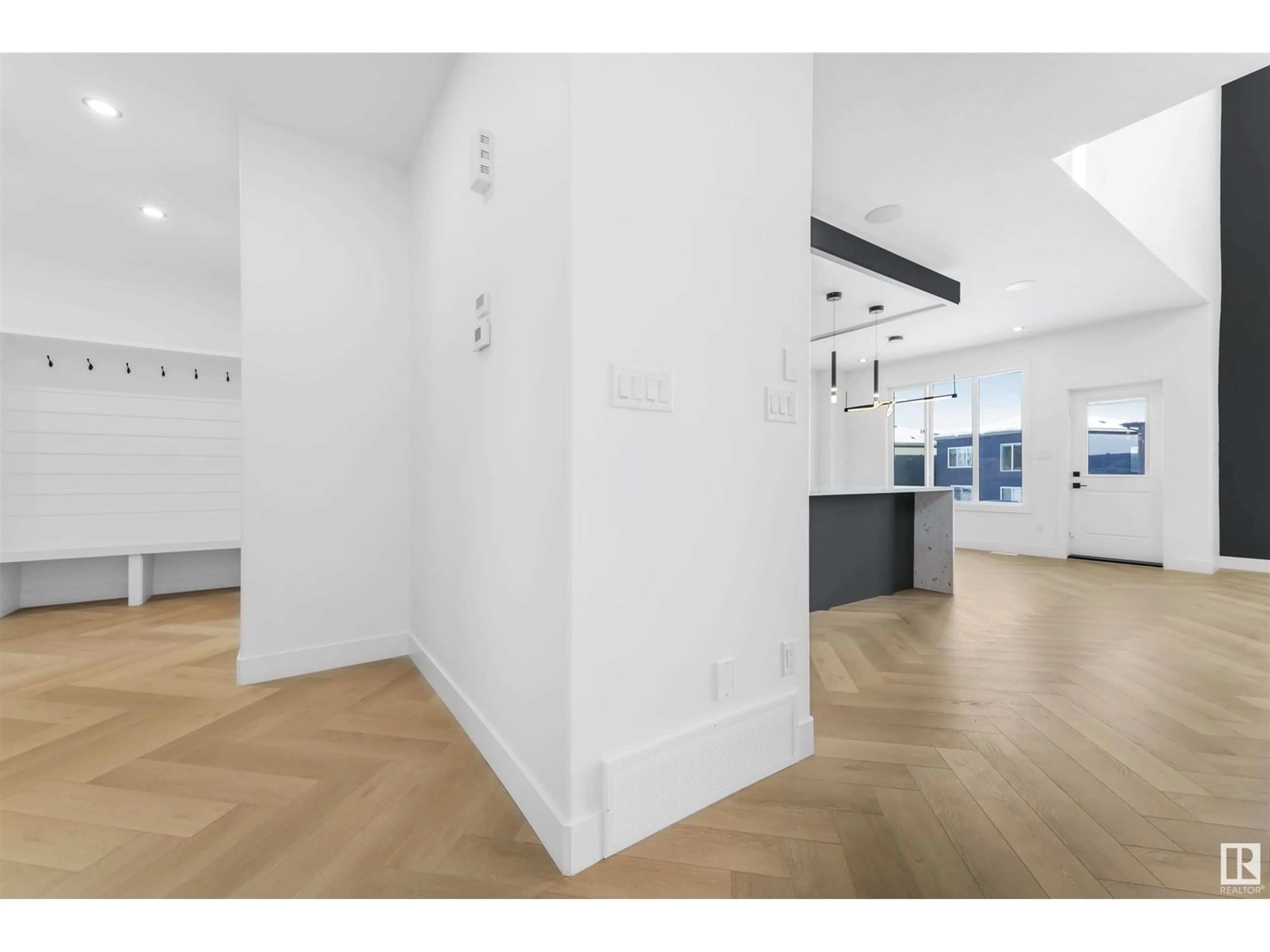 Indoor foyer for 3519 42 AV, Beaumont Alberta T4X3A7