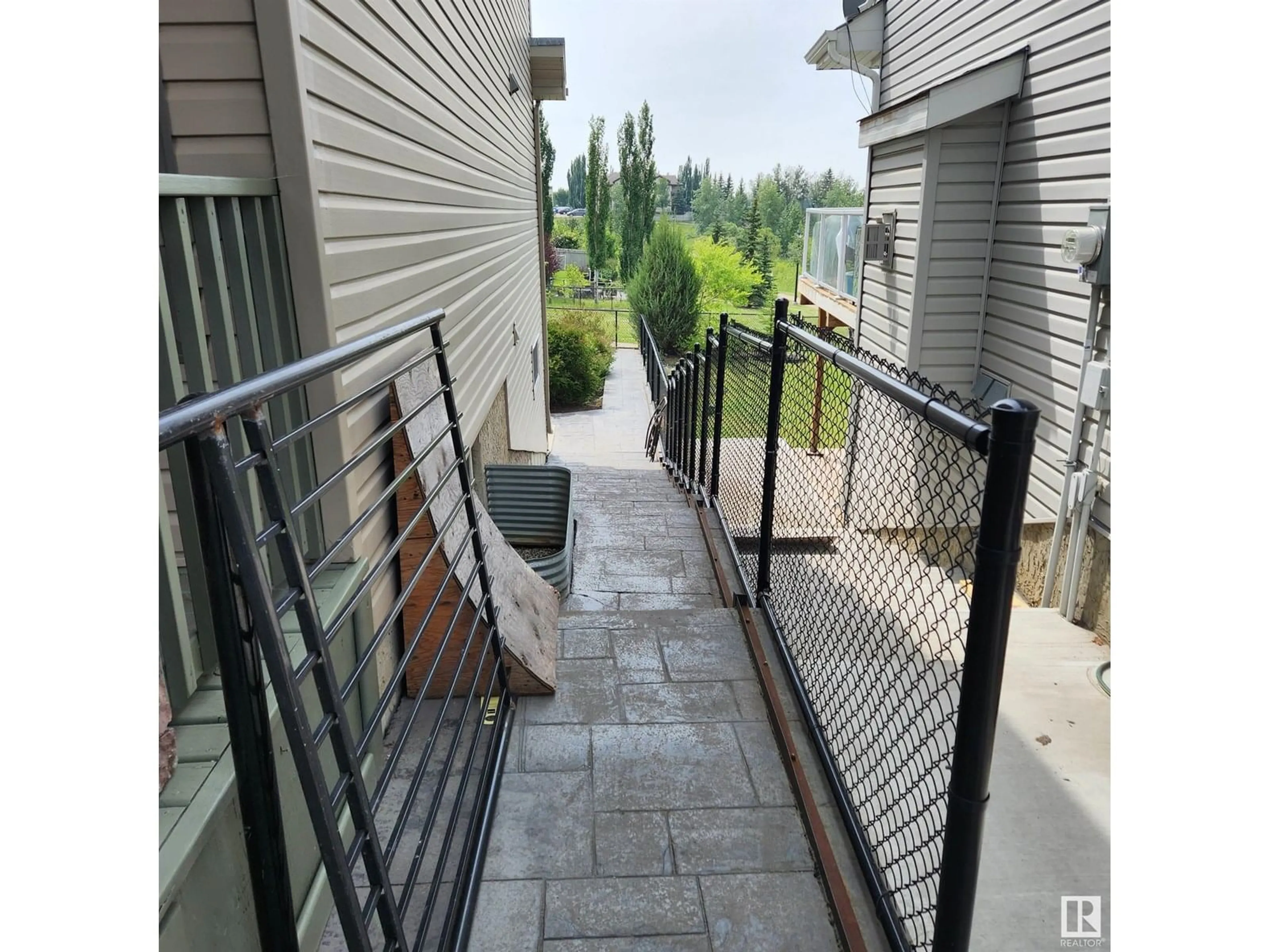 Patio, street for SW - 6231 4 AV, Edmonton Alberta T6X0C2