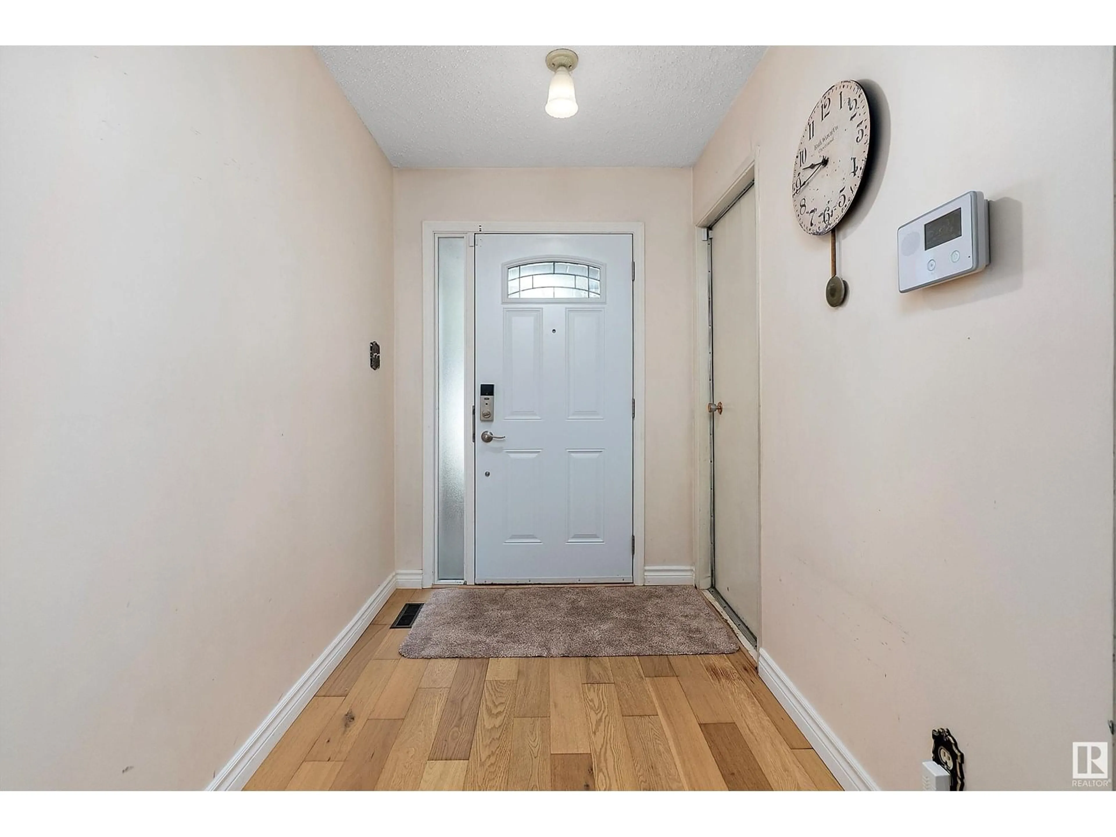 Indoor entryway for NW - 3018 108 ST, Edmonton Alberta T6J3S6