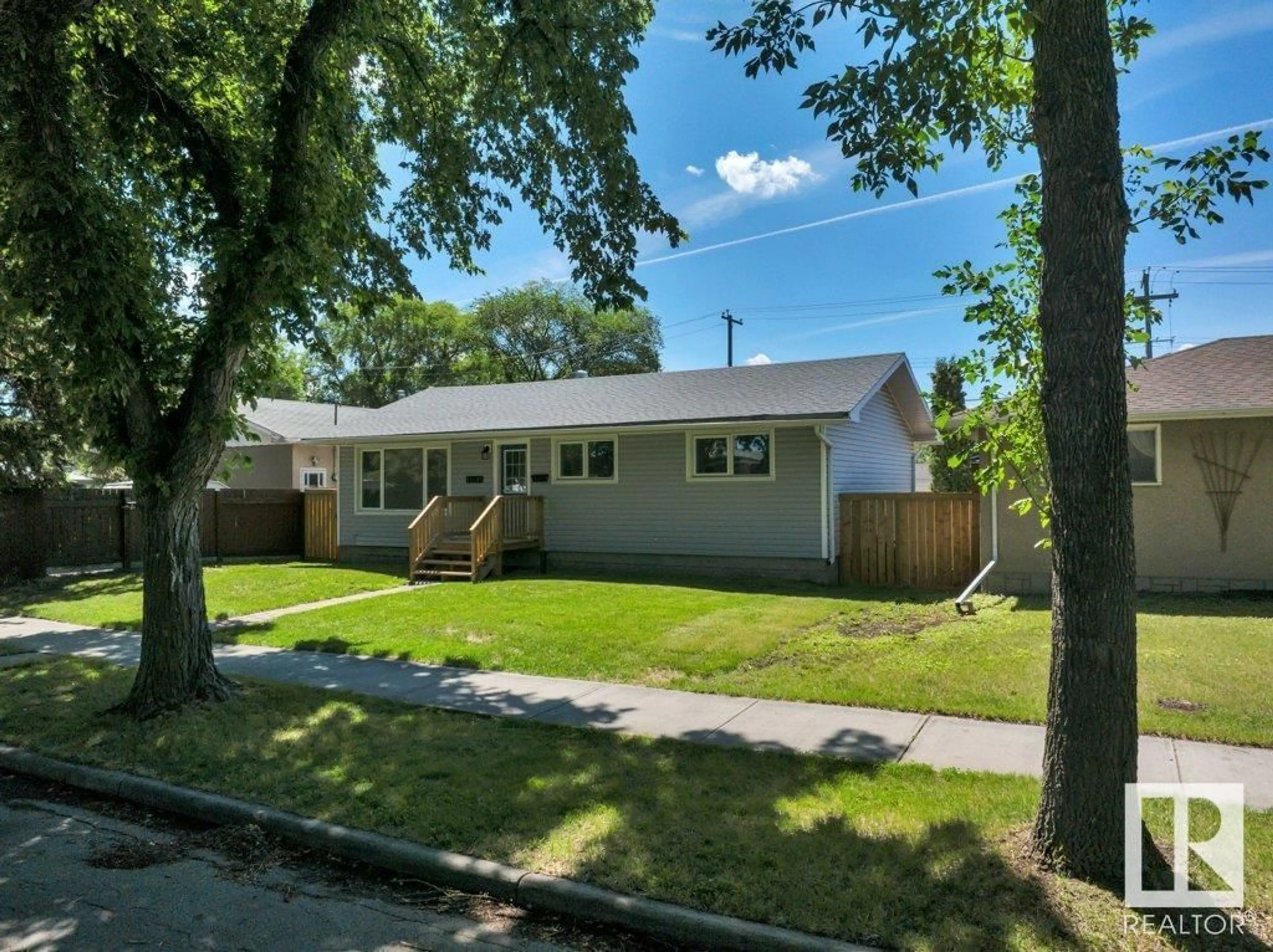 Unknown for 15305 110A AV, Edmonton Alberta T5P1H4