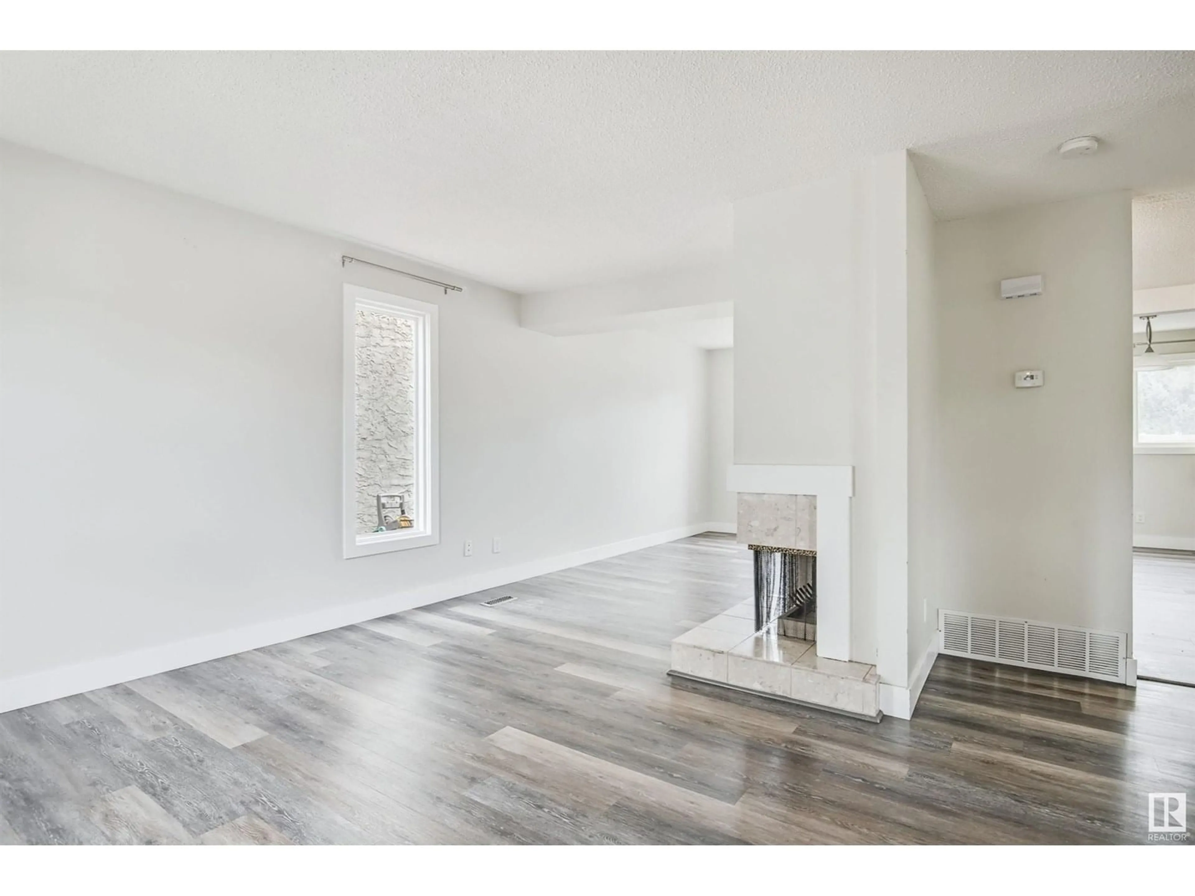 A pic of a room for #8 - 1651 46 ST, Edmonton Alberta T6L5H2