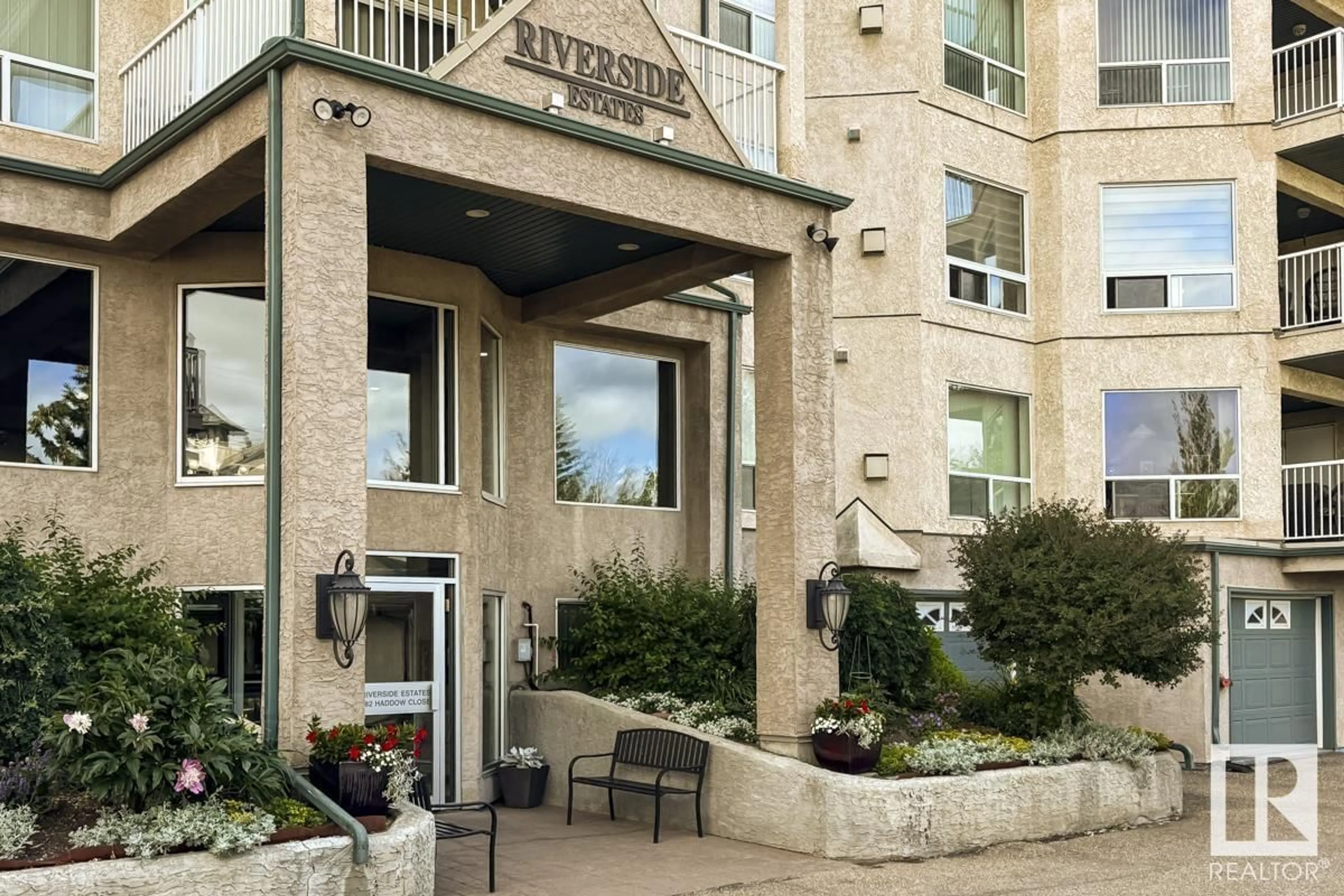 Indoor foyer for 307 - 182 HADDOW CL, Edmonton Alberta T6R2V1