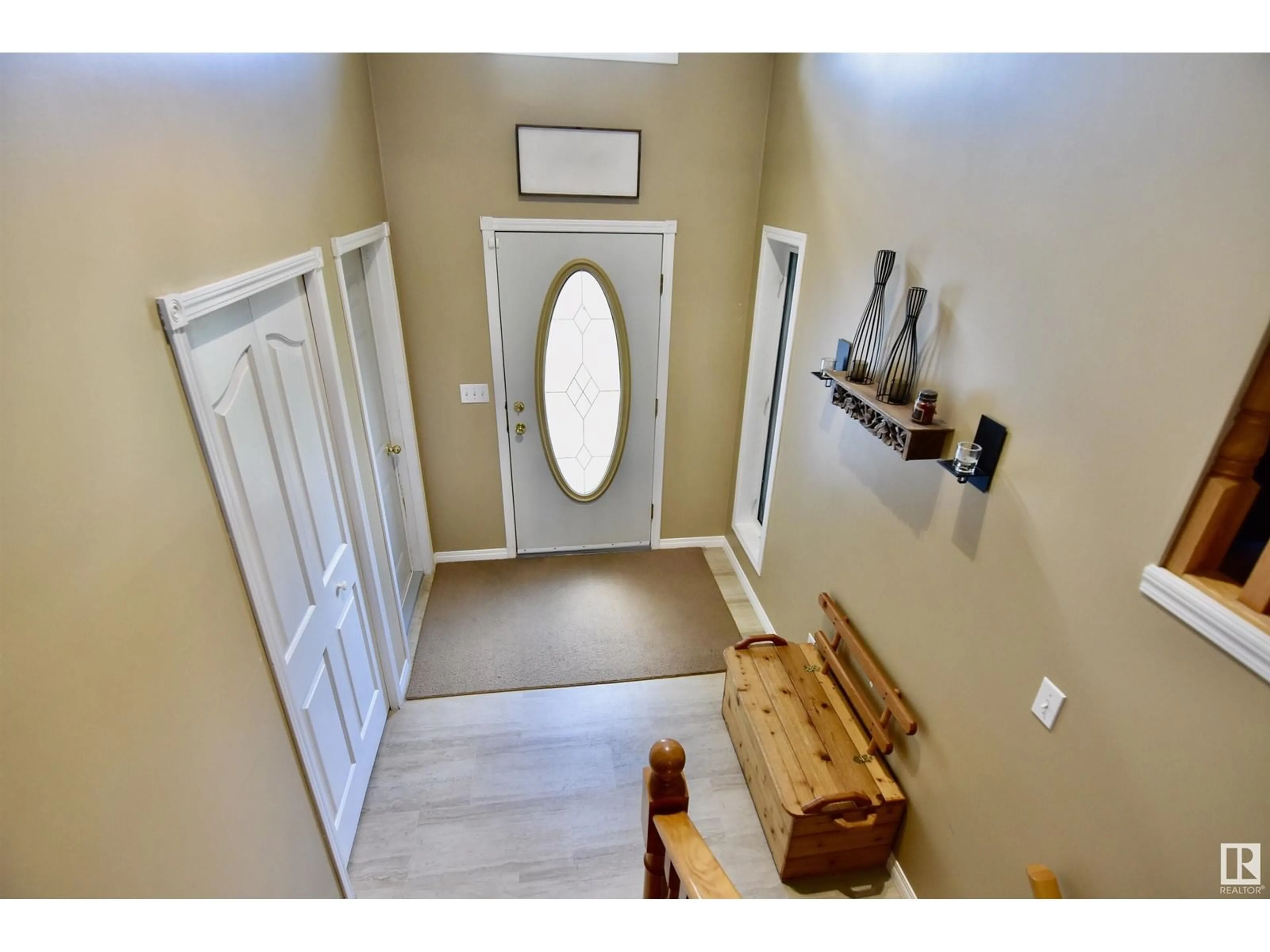 Indoor entryway for 4426 59 ST, St. Paul Town Alberta T0A3A1