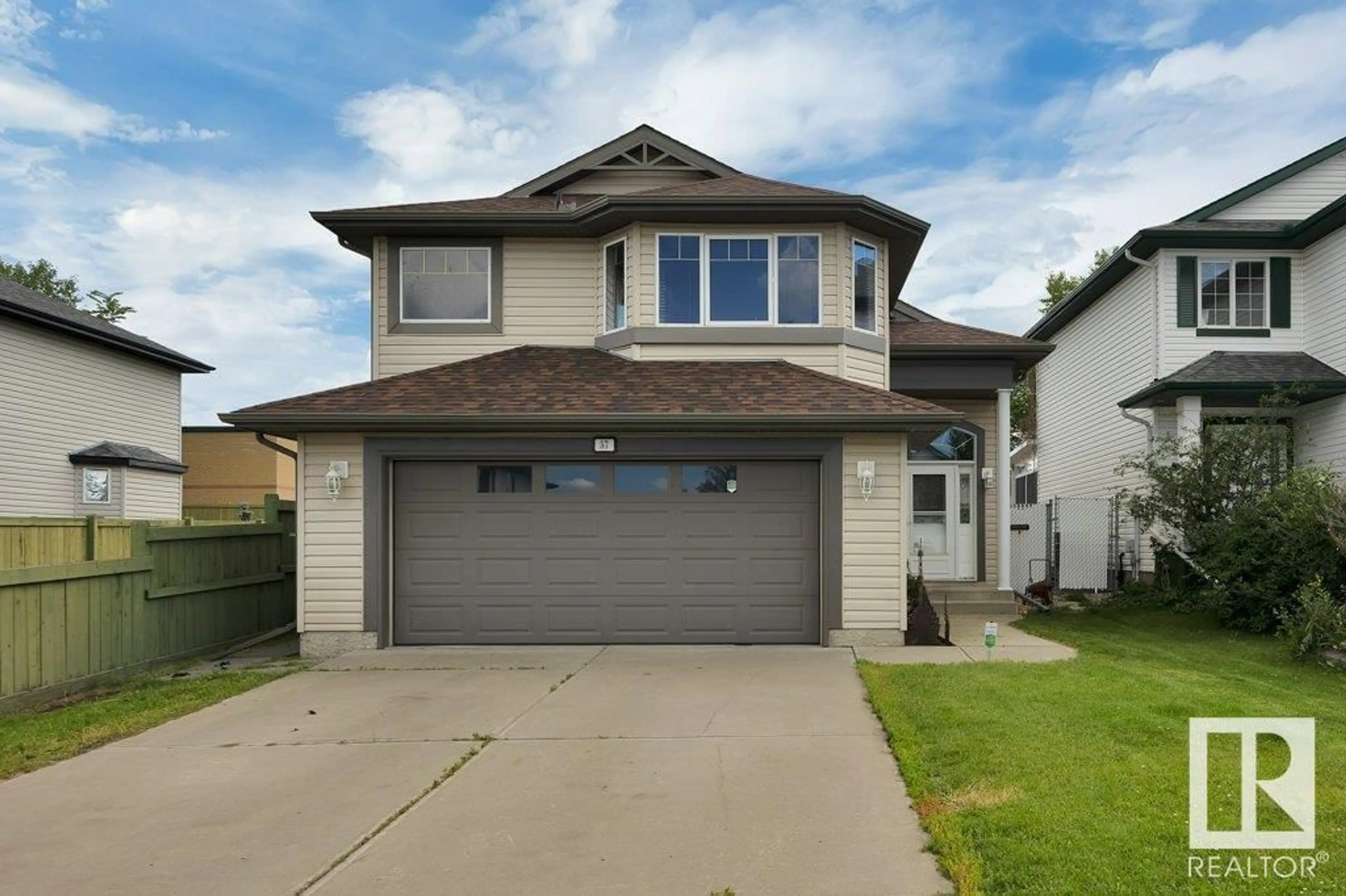 Home with vinyl exterior material, street for 57 CAVAN CR, Sherwood Park Alberta T8H2K6